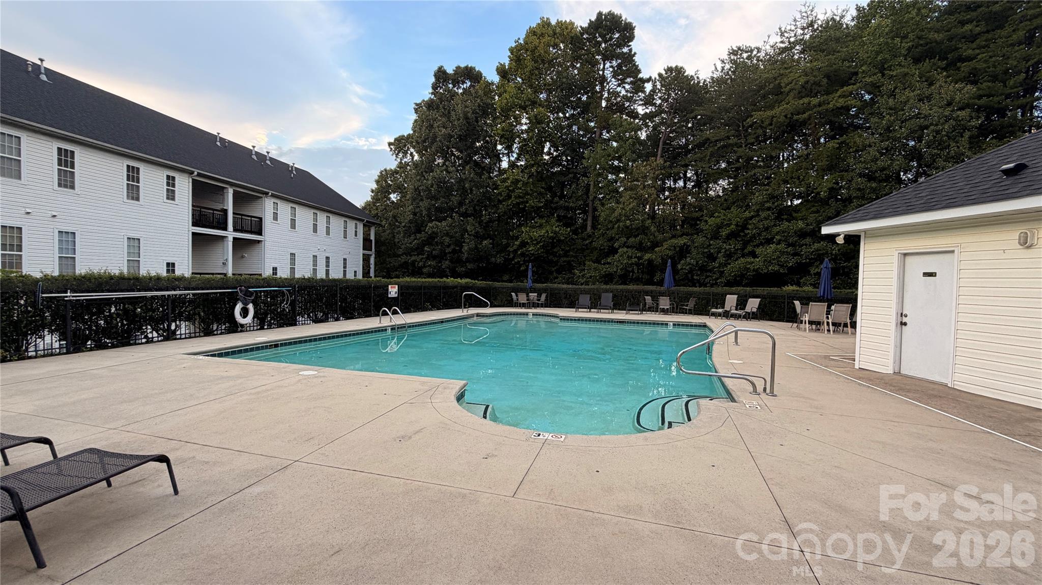 6419 Park Pond Drive — Charlotte