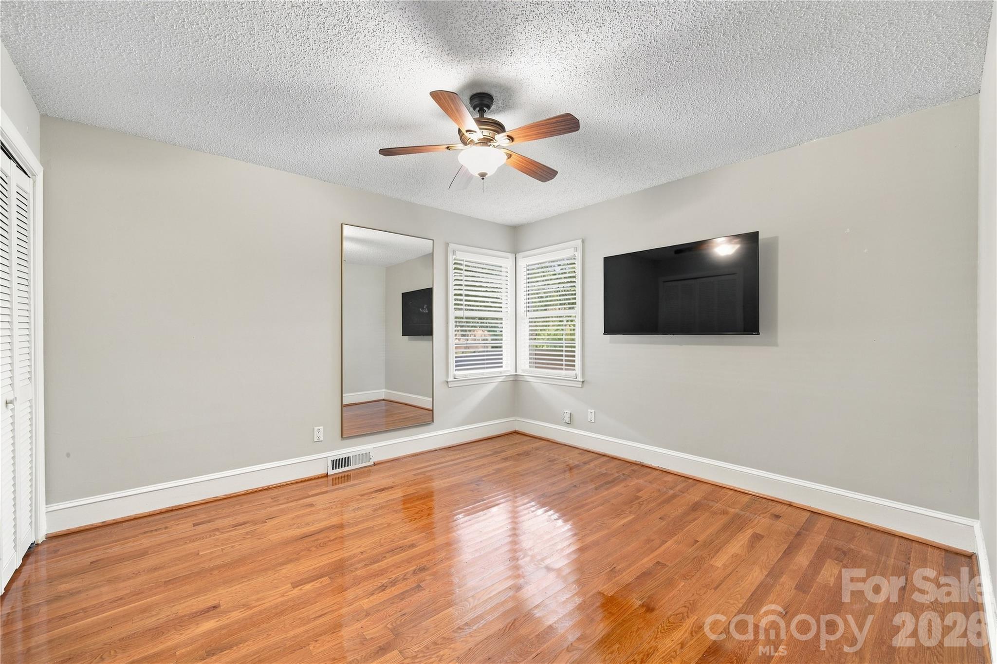 6142 King George Drive — Charlotte