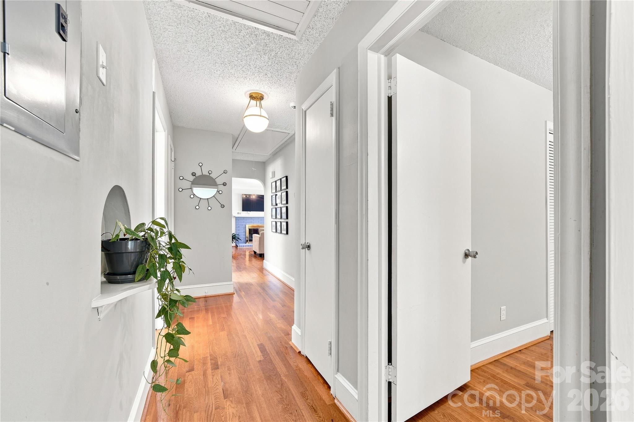 6142 King George Drive — Charlotte