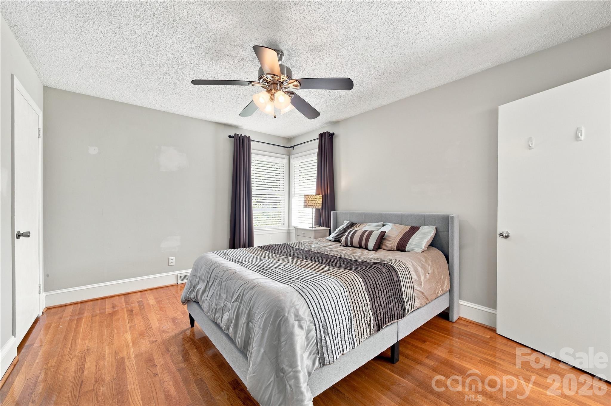 6142 King George Drive — Charlotte