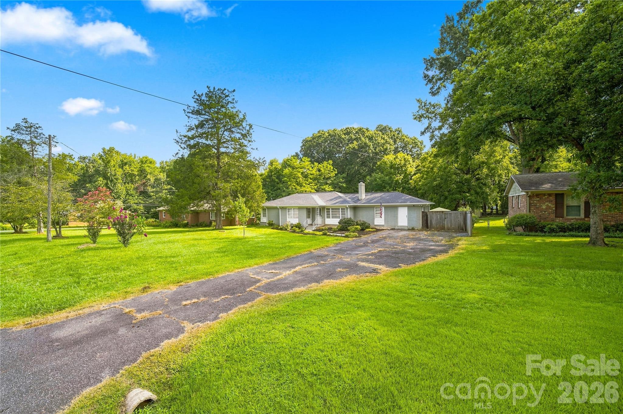 6142 King George Drive — Charlotte