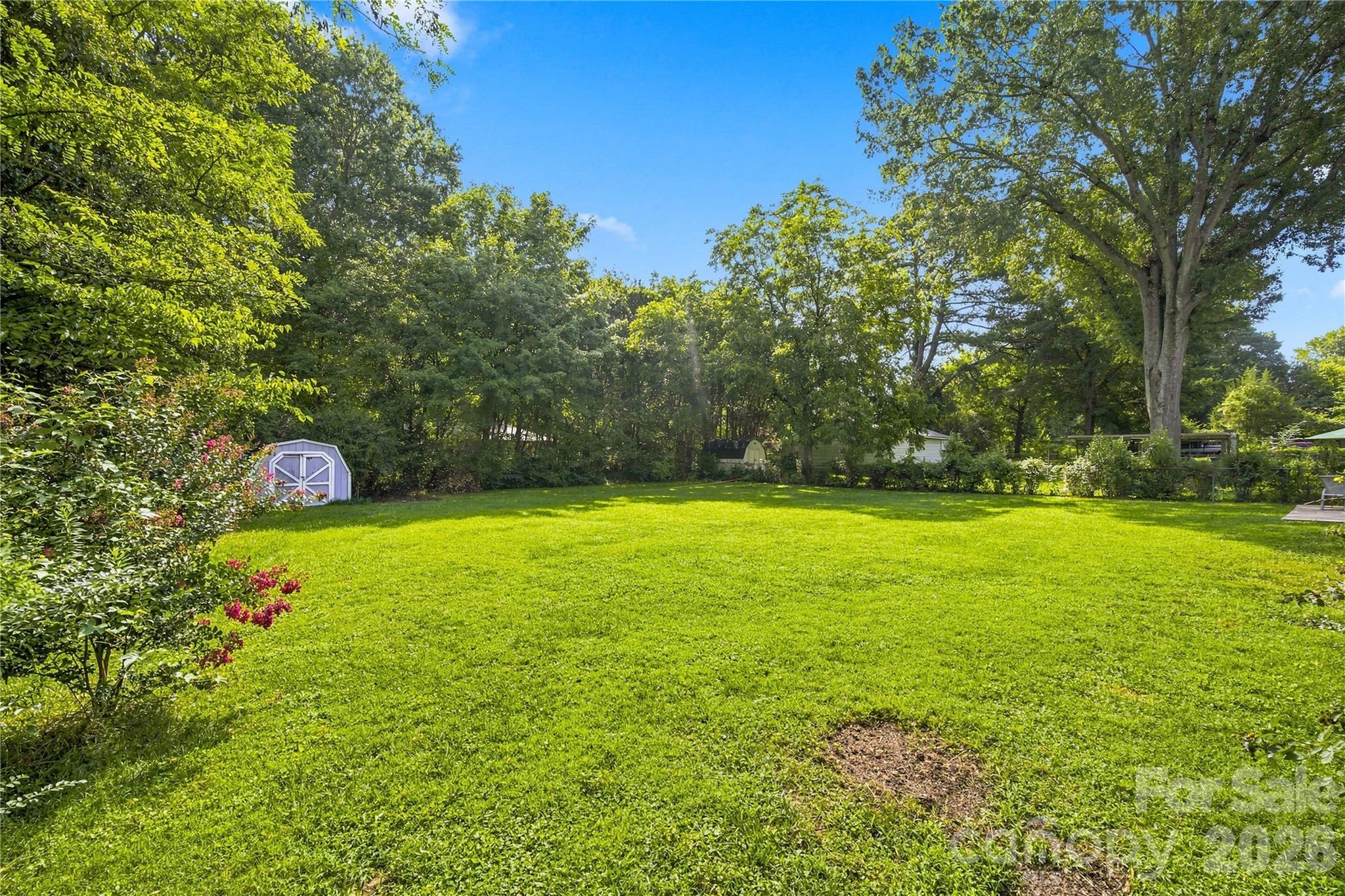 6142 King George Drive — Charlotte