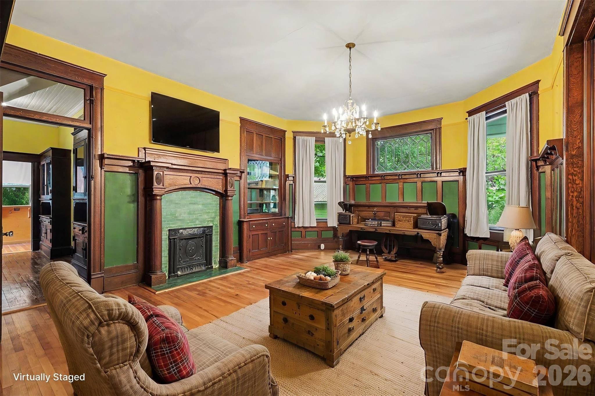 810 E Franklin Street — Monroe
