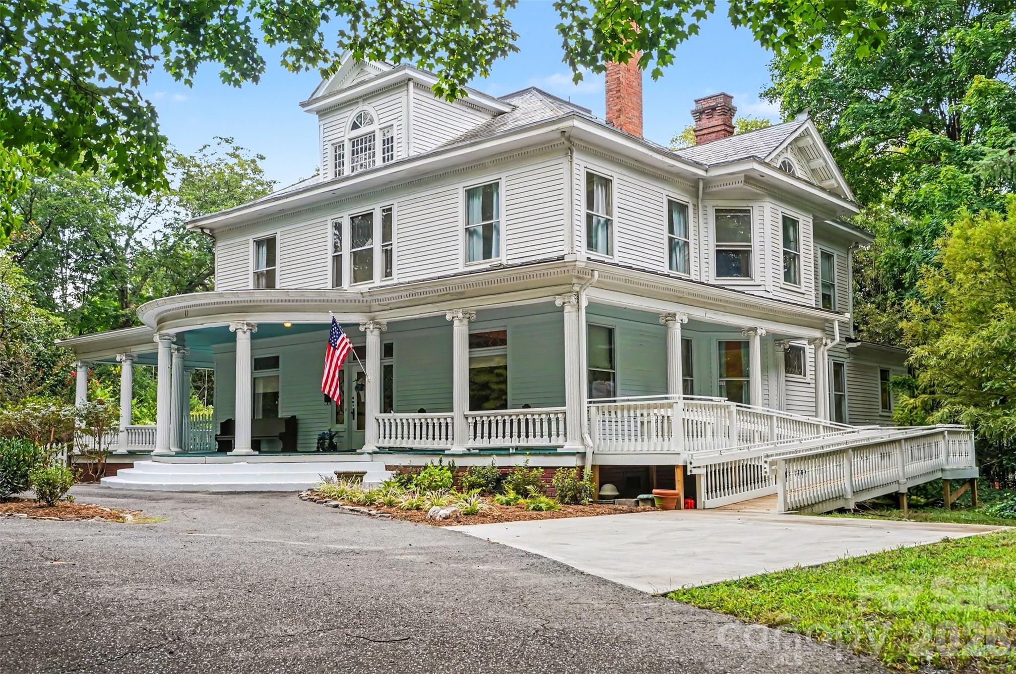 810 E Franklin Street — Monroe