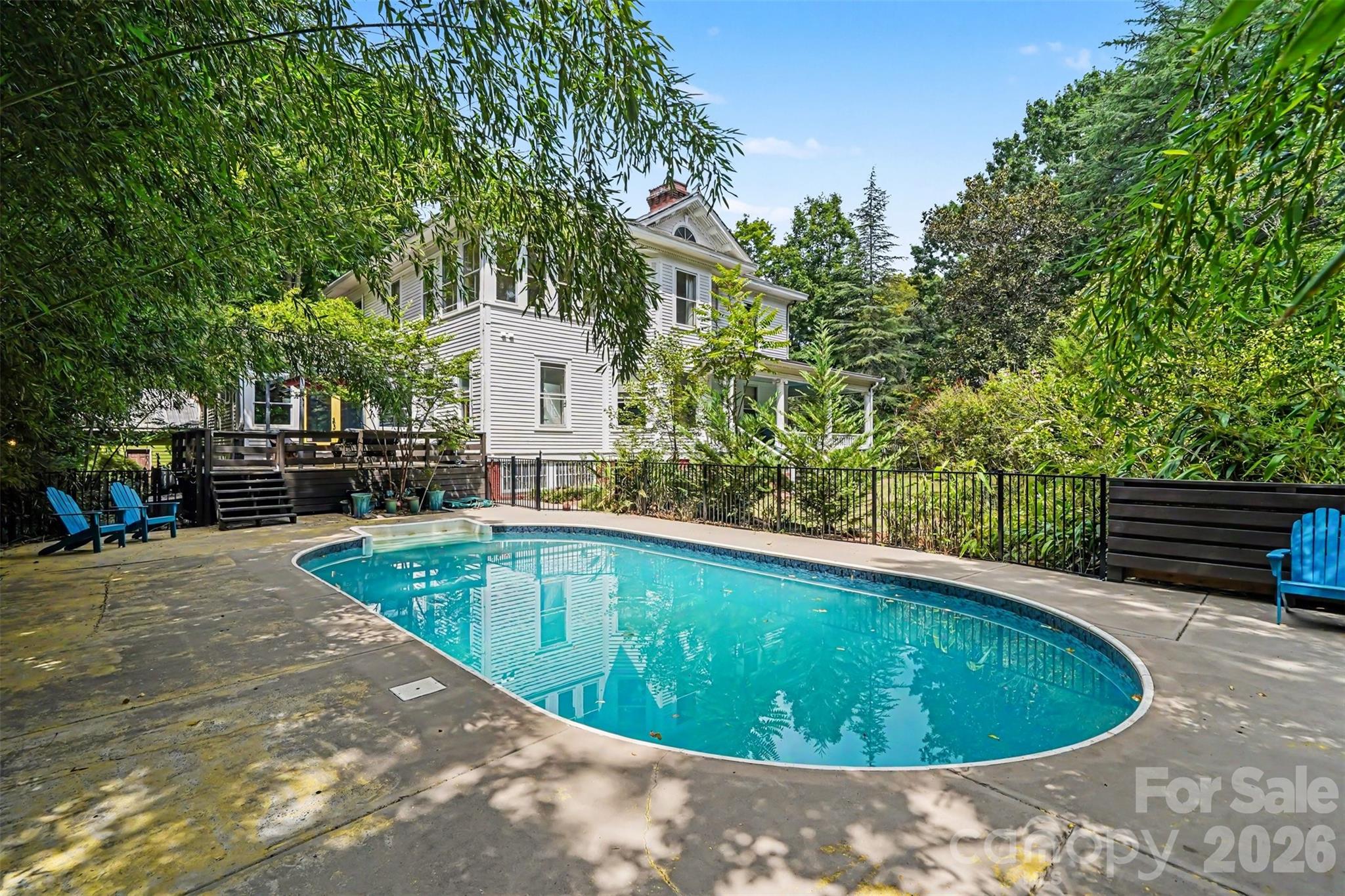810 E Franklin Street — Monroe