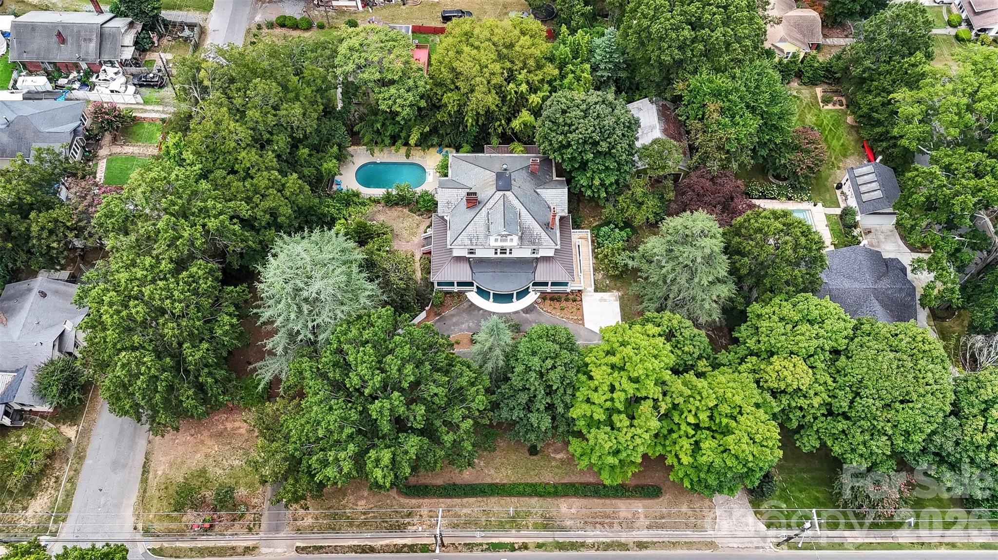 810 E Franklin Street — Monroe