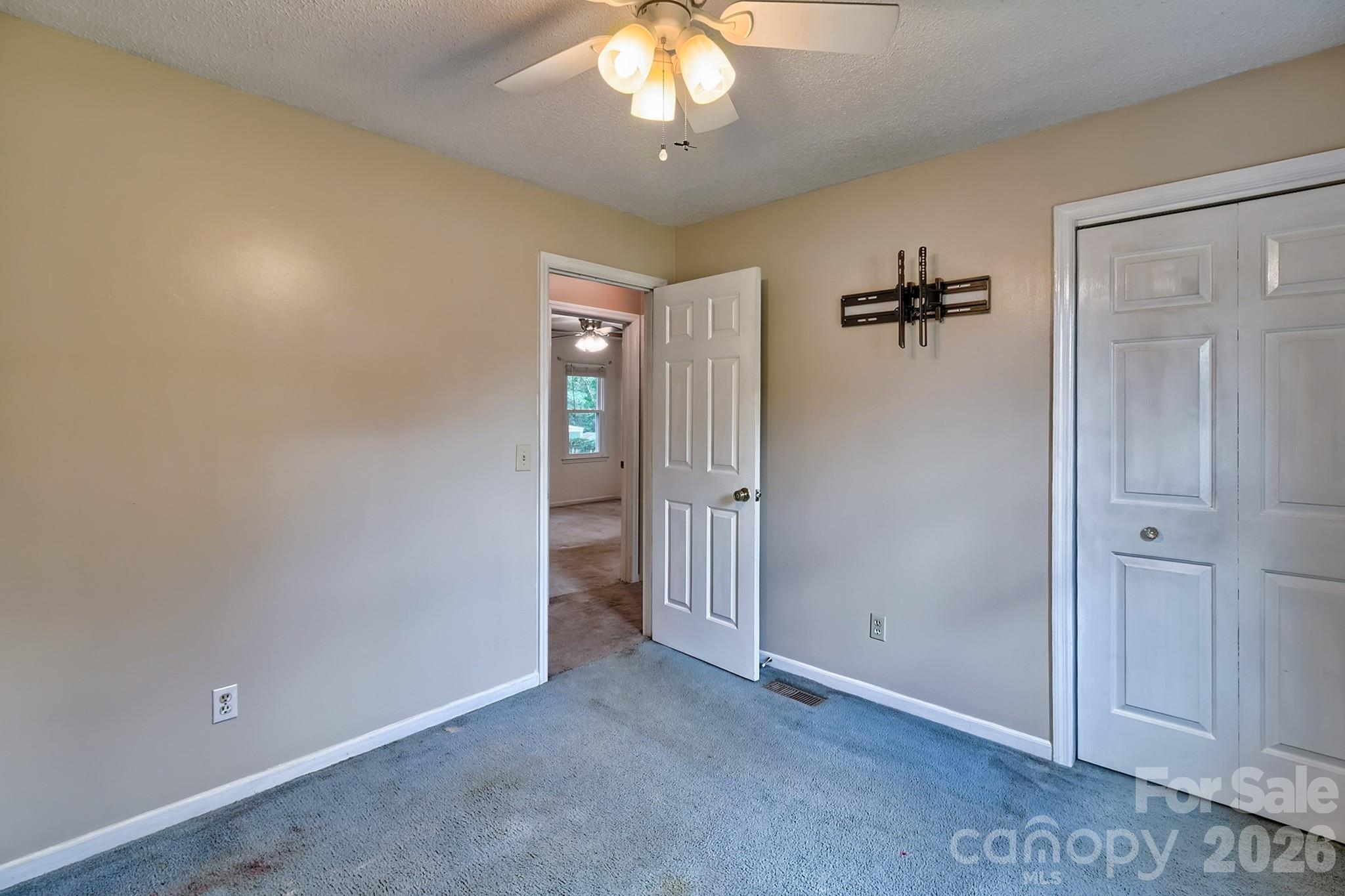 131 Santa Barbara Court — West Columbia
