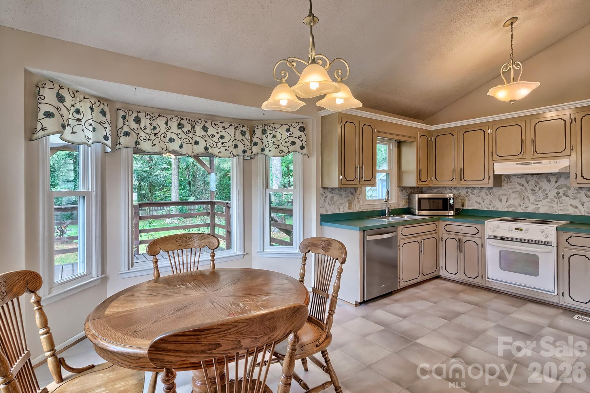 131 Santa Barbara Court — West Columbia
