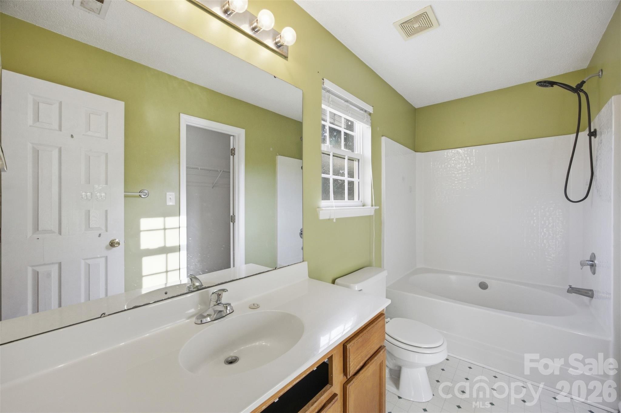 109 Clairwood Drive — Mount Holly