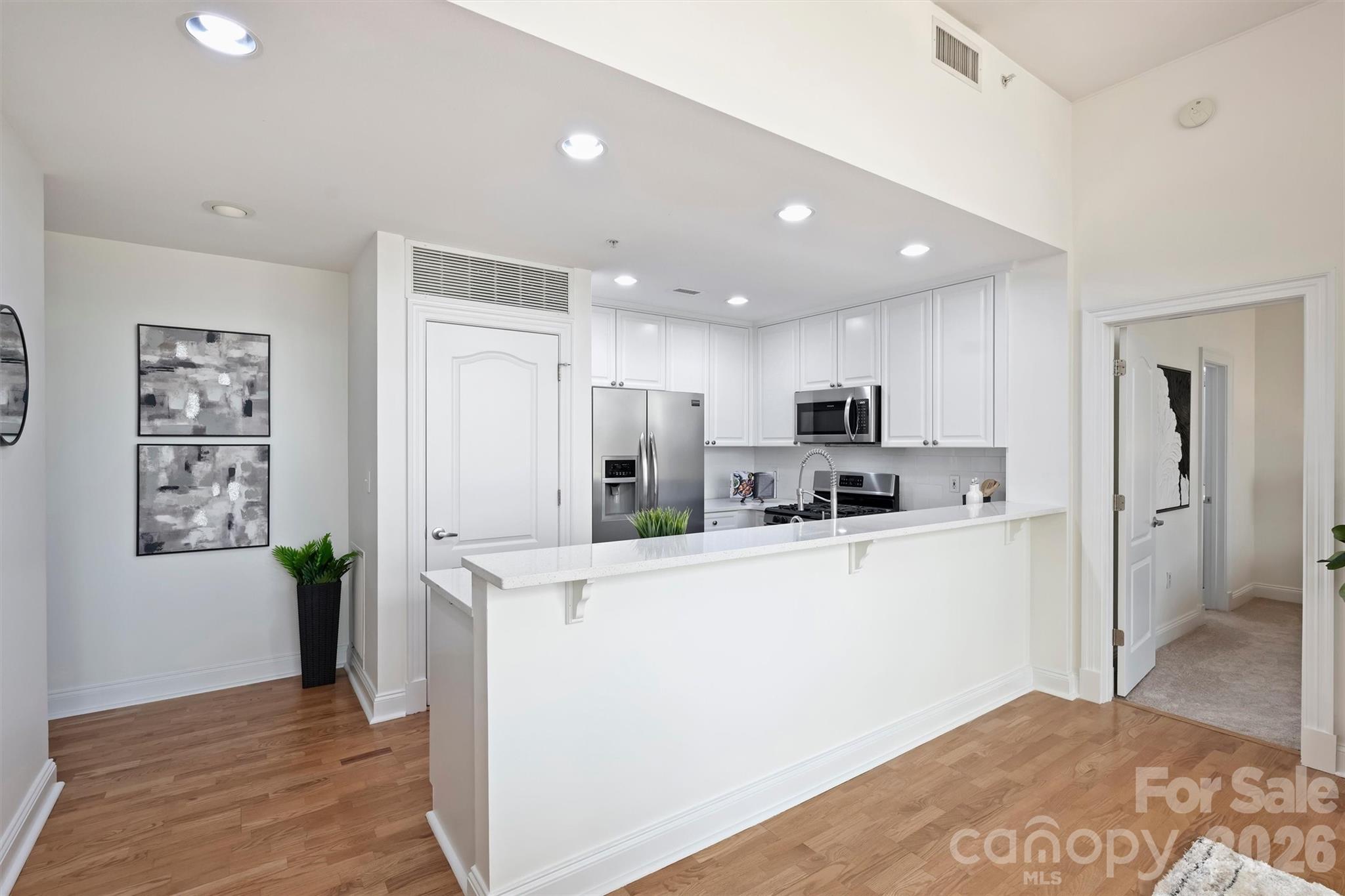315 Arlington Avenue #504 — Charlotte