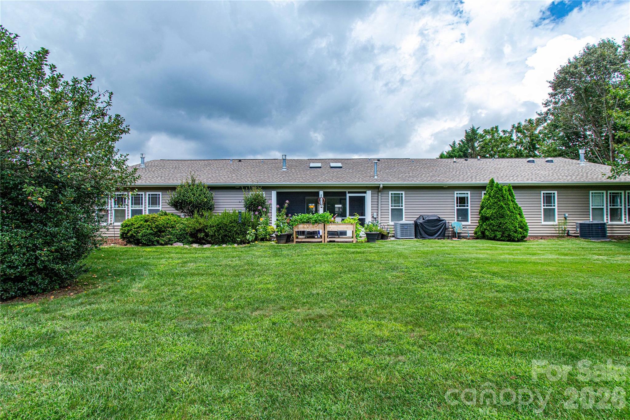 5303 Wood Duck Way — Hendersonville