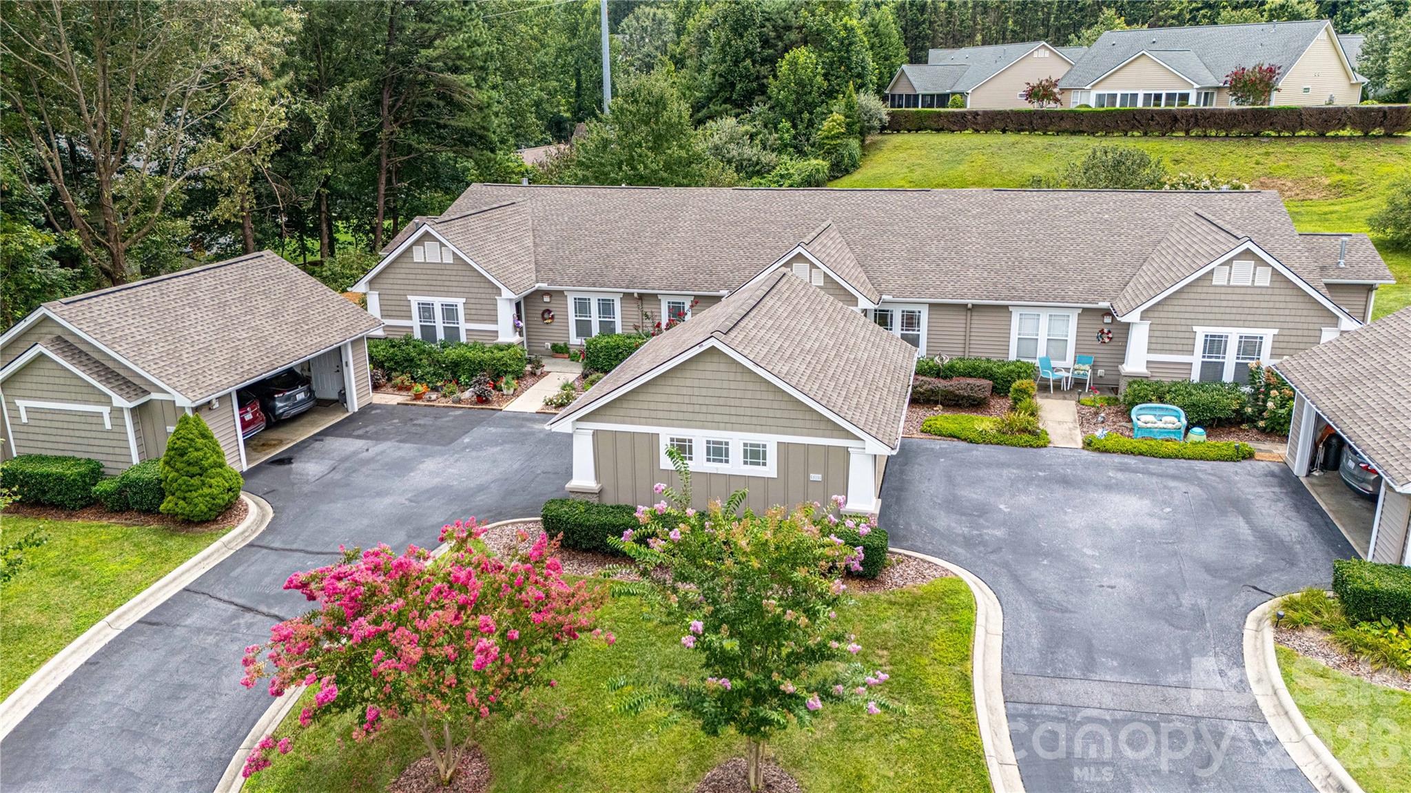 5303 Wood Duck Way — Hendersonville