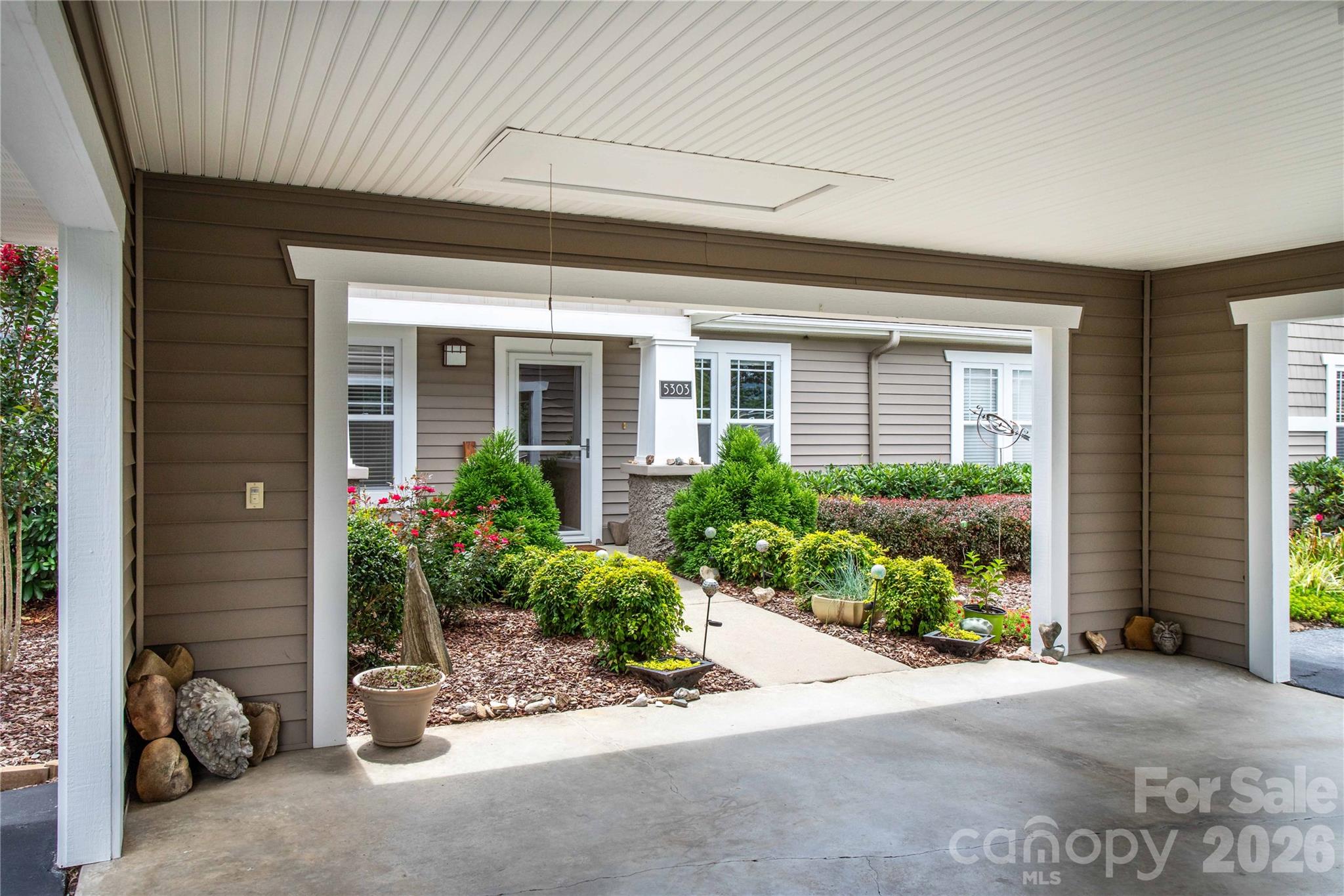 5303 Wood Duck Way — Hendersonville