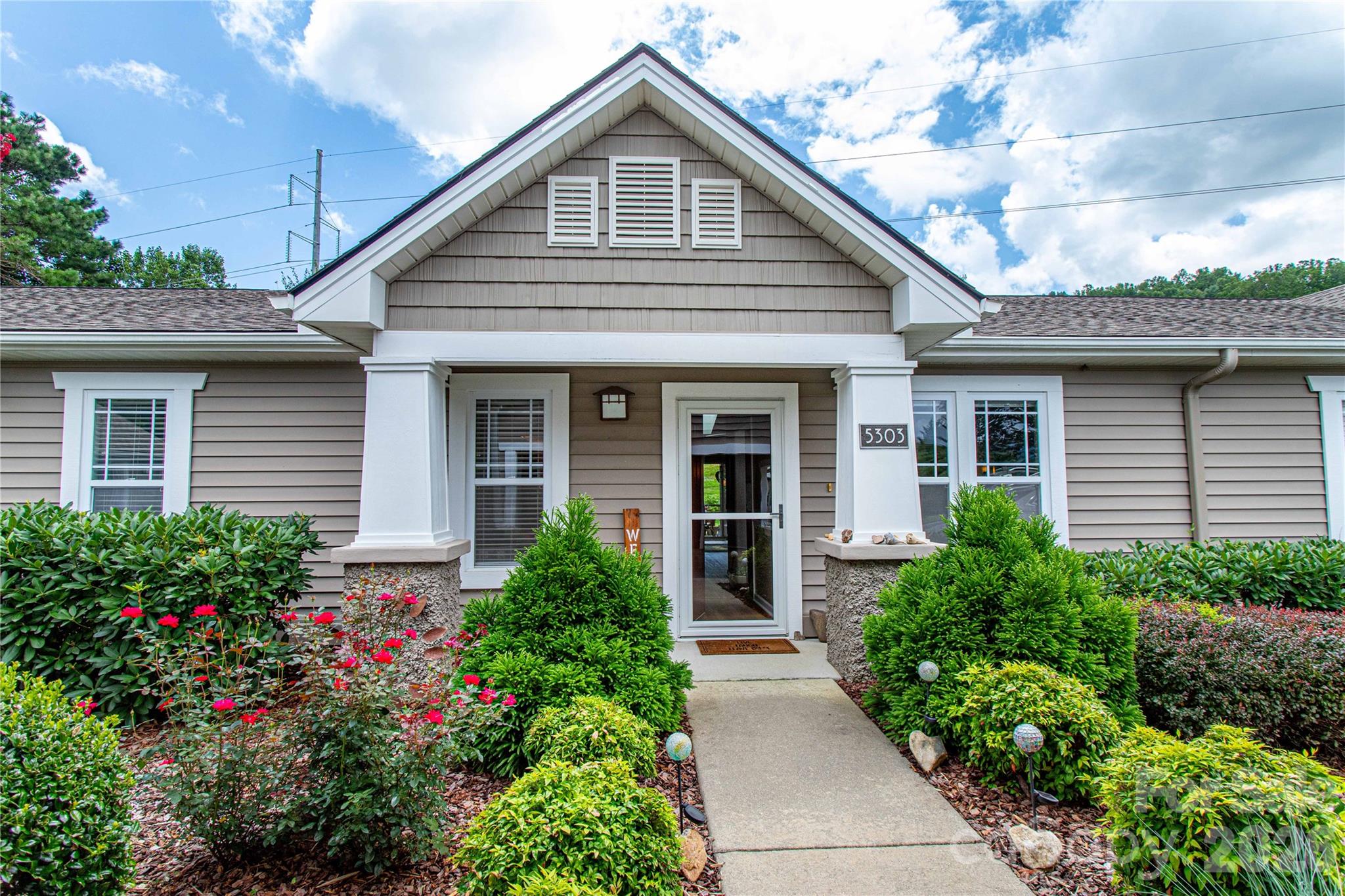5303 Wood Duck Way — Hendersonville