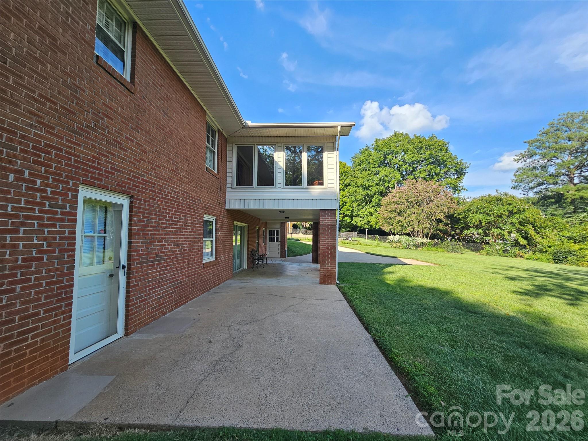 524 Country Club Circle — Shelby
