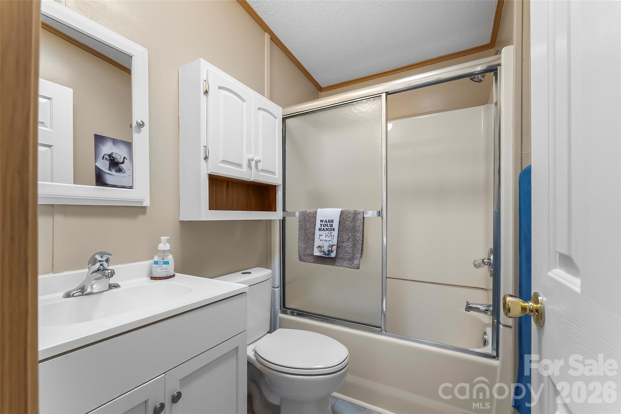208 Red Birch Court — Hendersonville