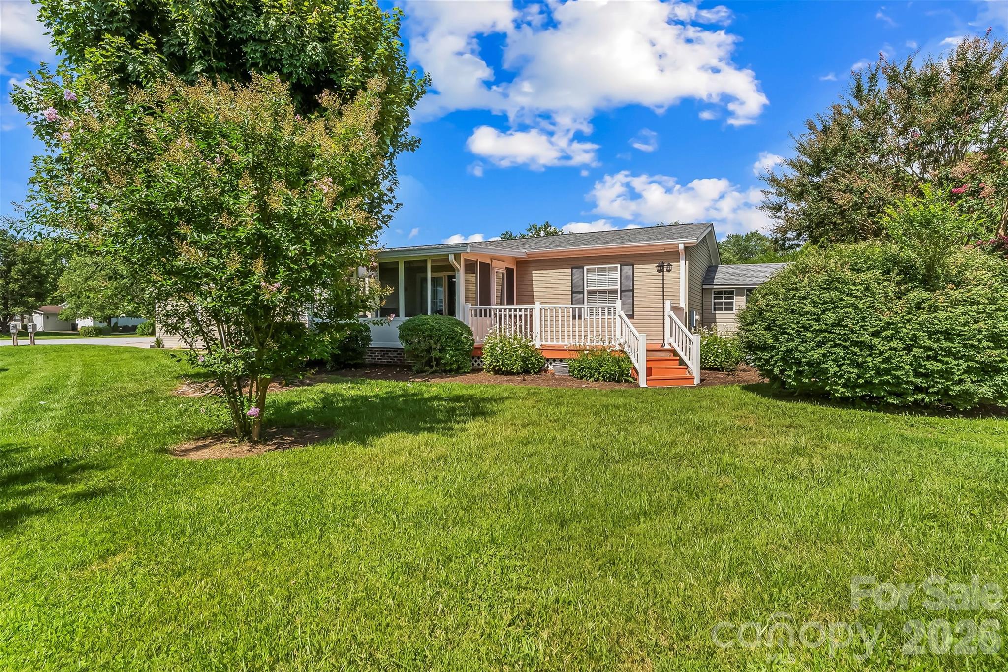 208 Red Birch Court — Hendersonville