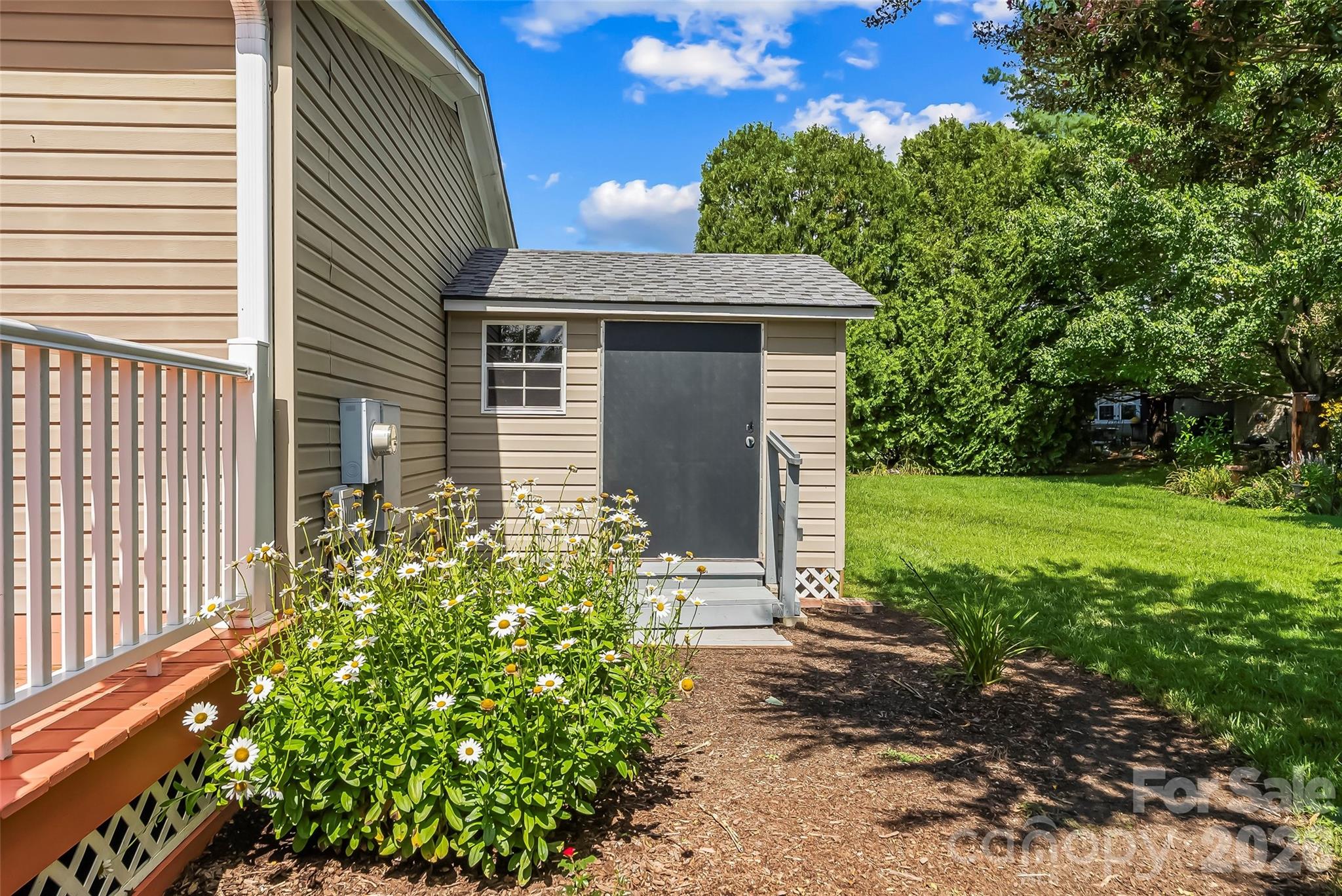 208 Red Birch Court — Hendersonville
