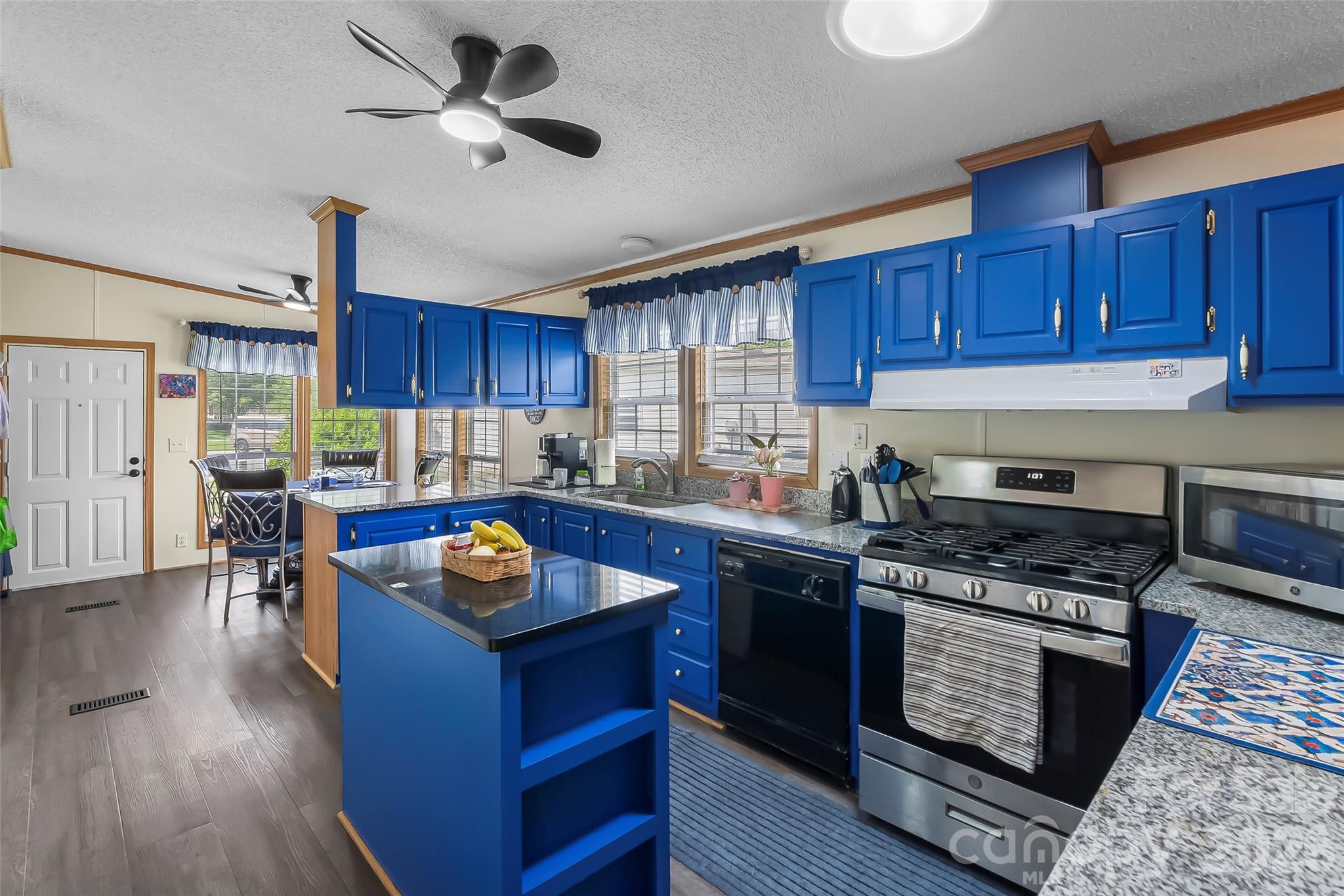 208 Red Birch Court — Hendersonville