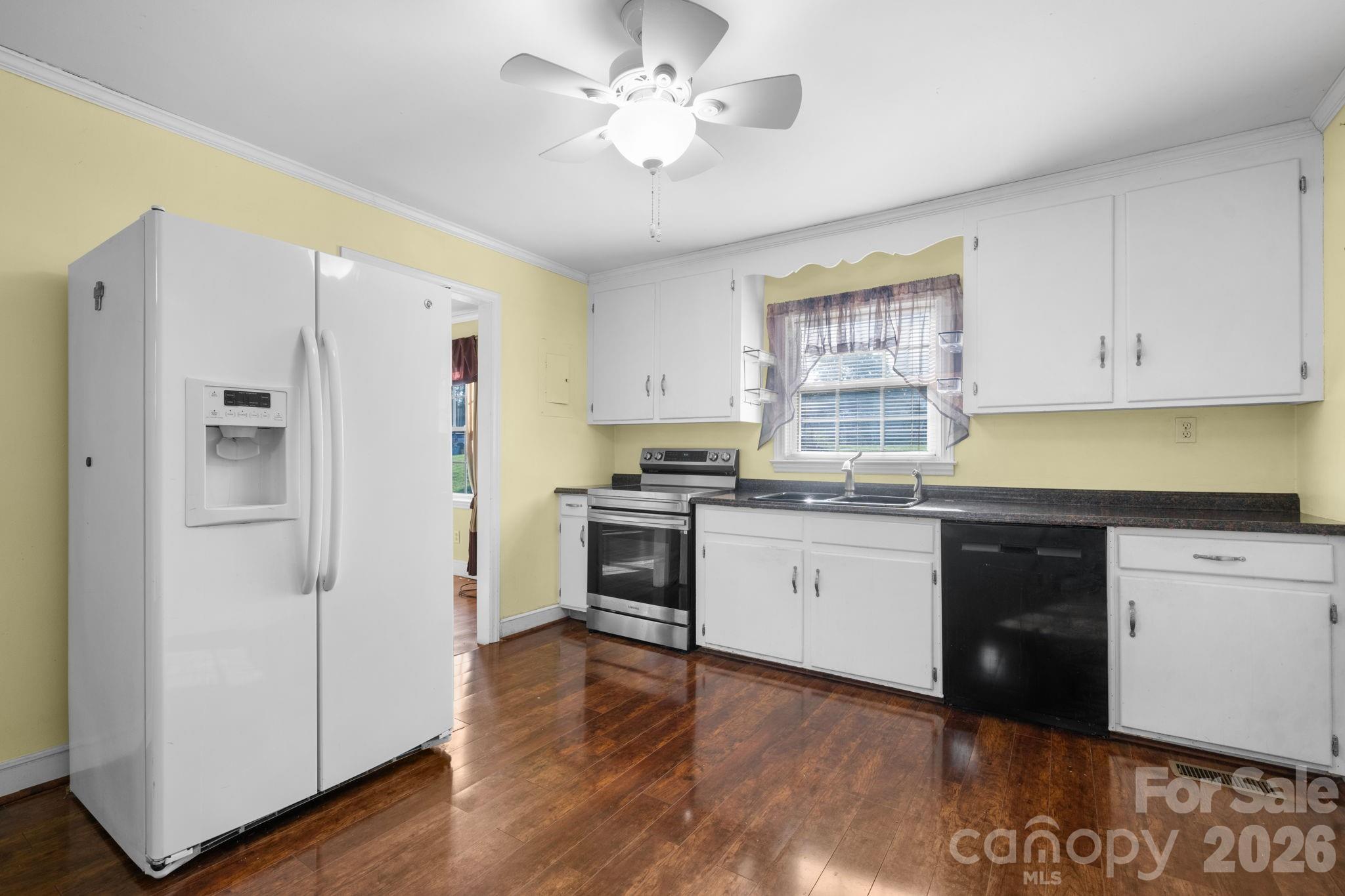 708 E Klutz Street — Maiden