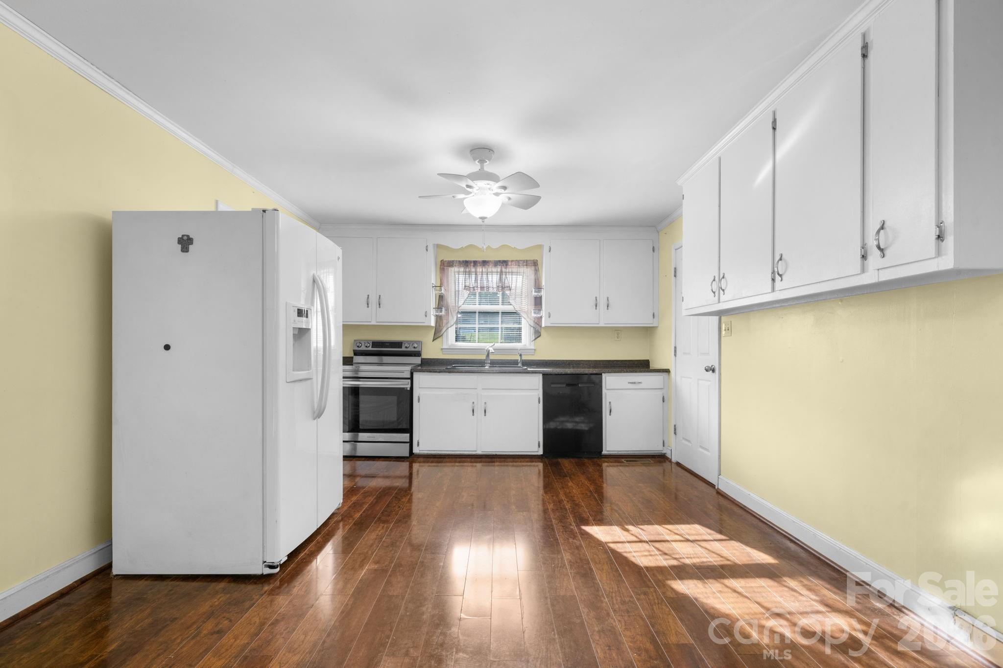 708 E Klutz Street — Maiden