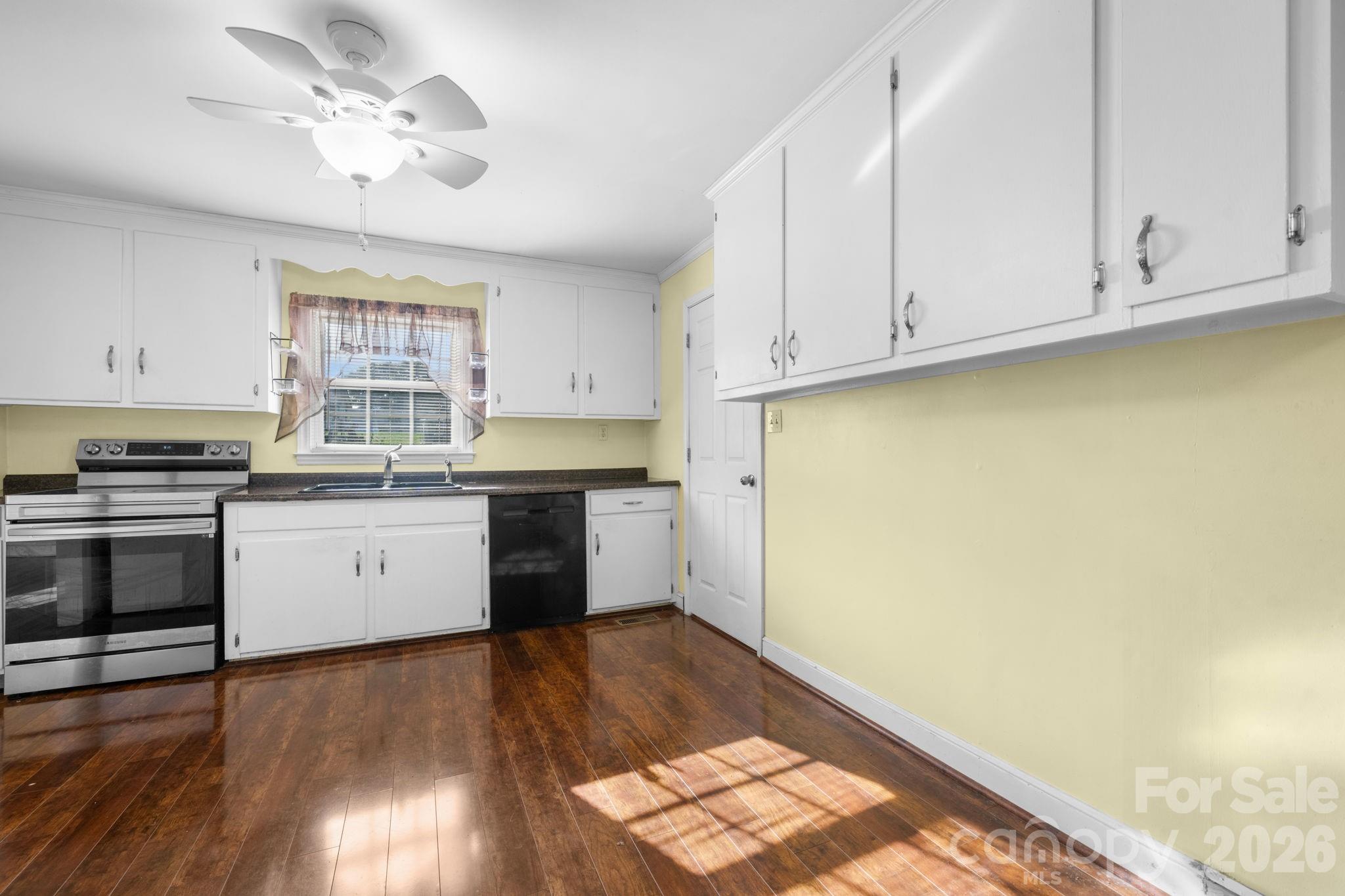 708 E Klutz Street — Maiden