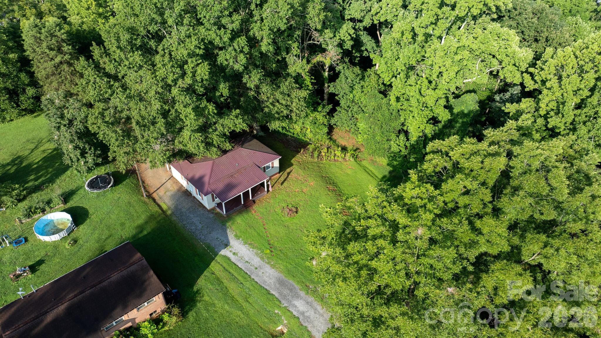 708 E Klutz Street — Maiden
