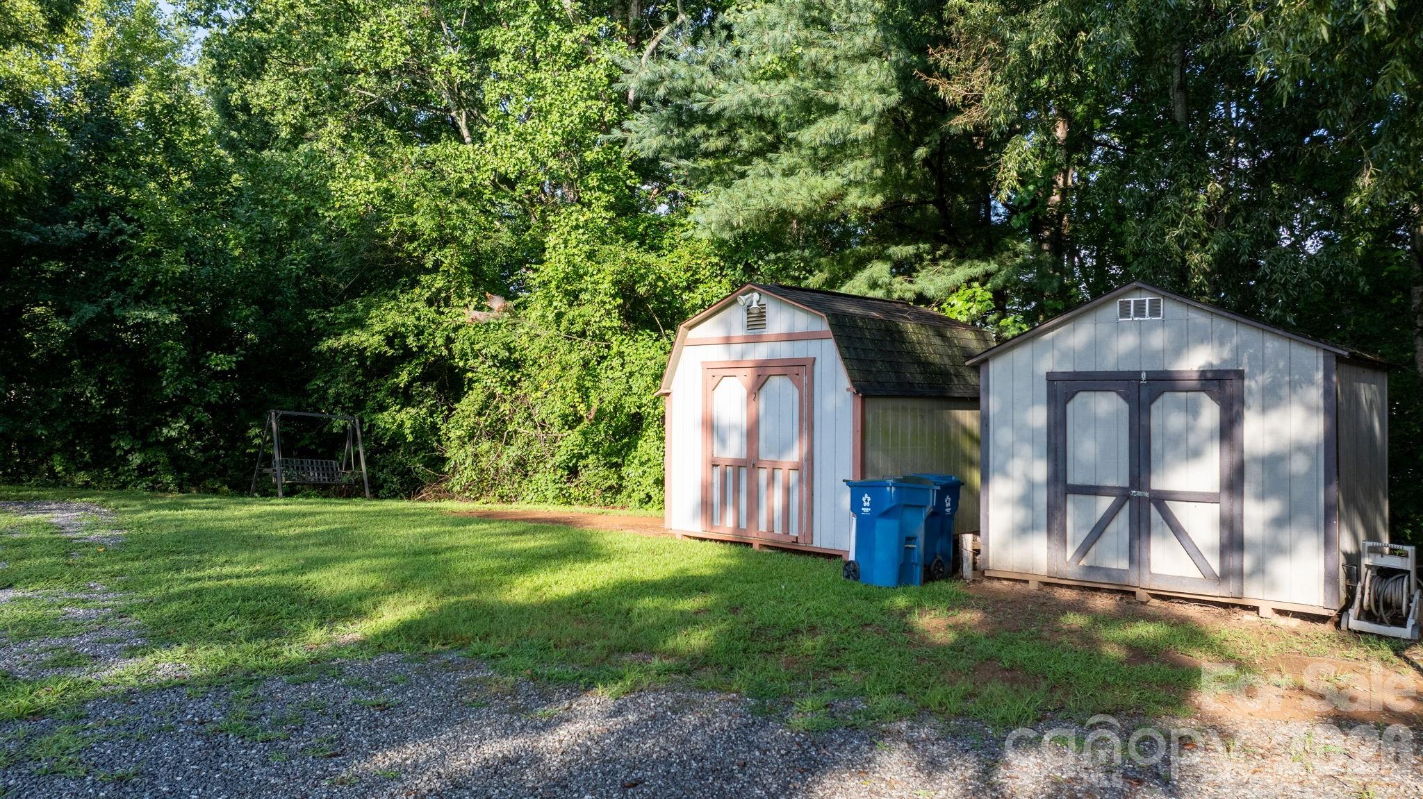 708 E Klutz Street — Maiden