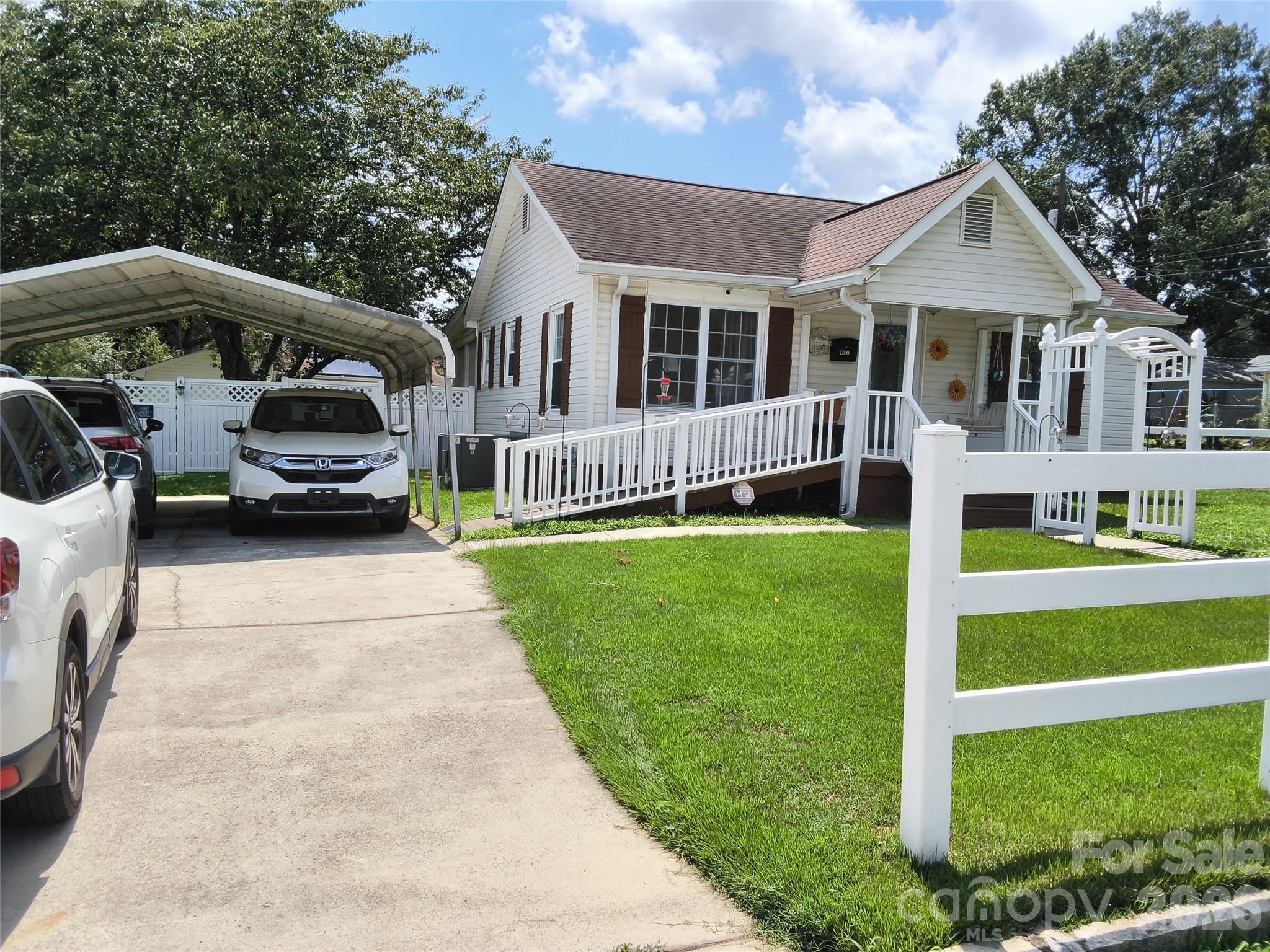 1200 Woodlawn Street — Kannapolis