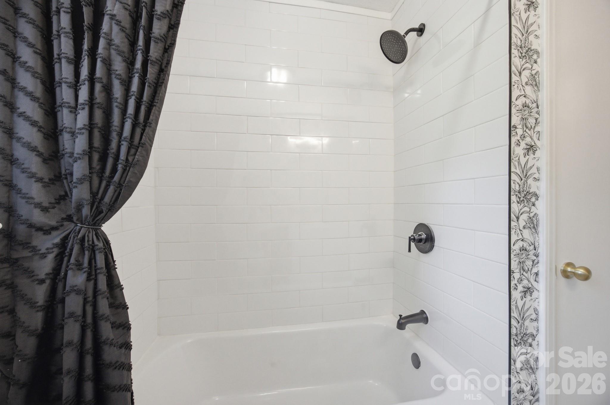 943 Hickory Nut Street — Charlotte