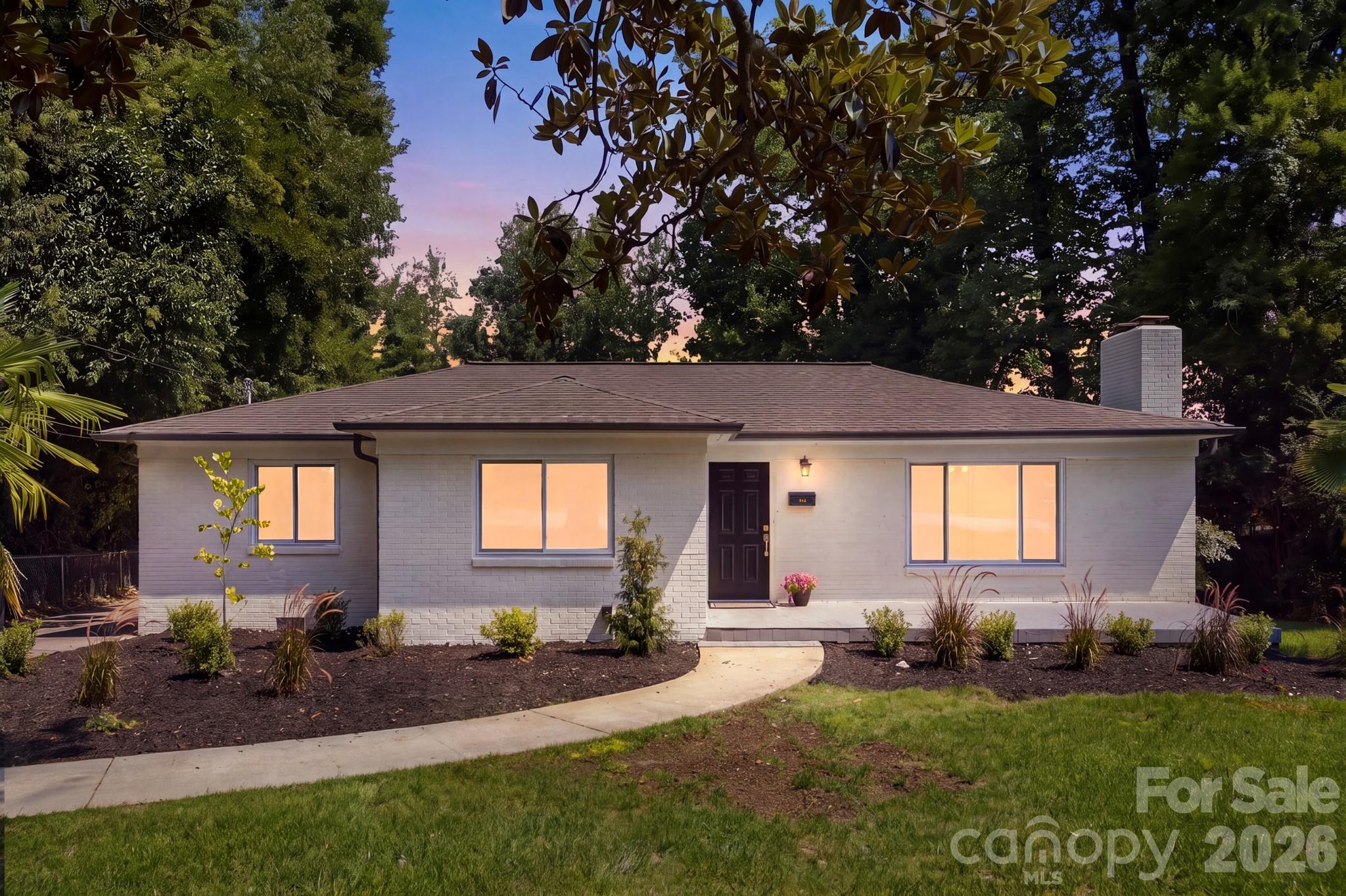 943 Hickory Nut Street — Charlotte