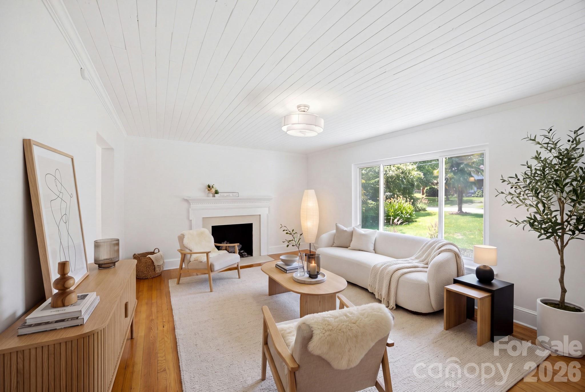 943 Hickory Nut Street — Charlotte