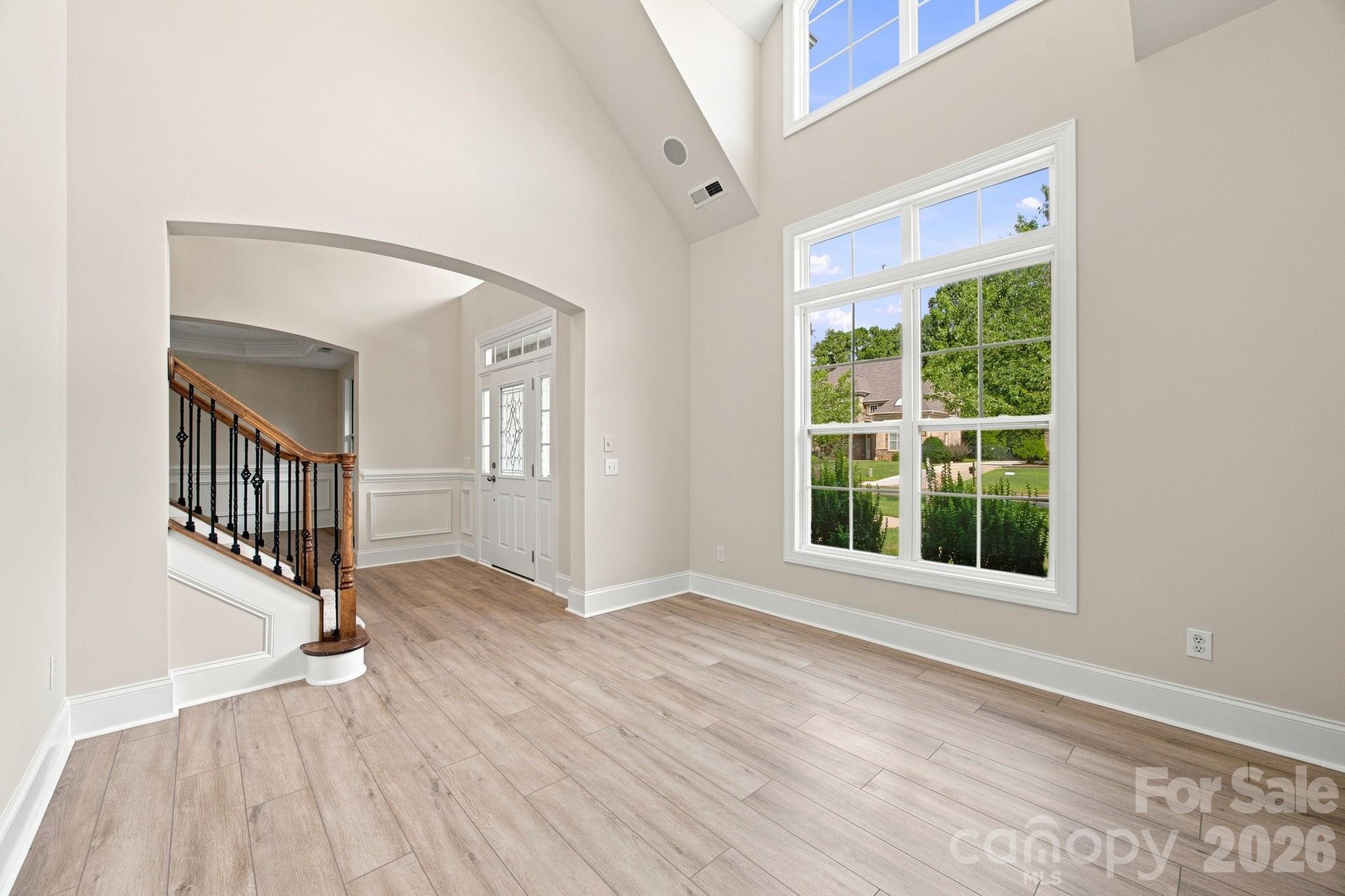 6812 S Creek Road — Charlotte