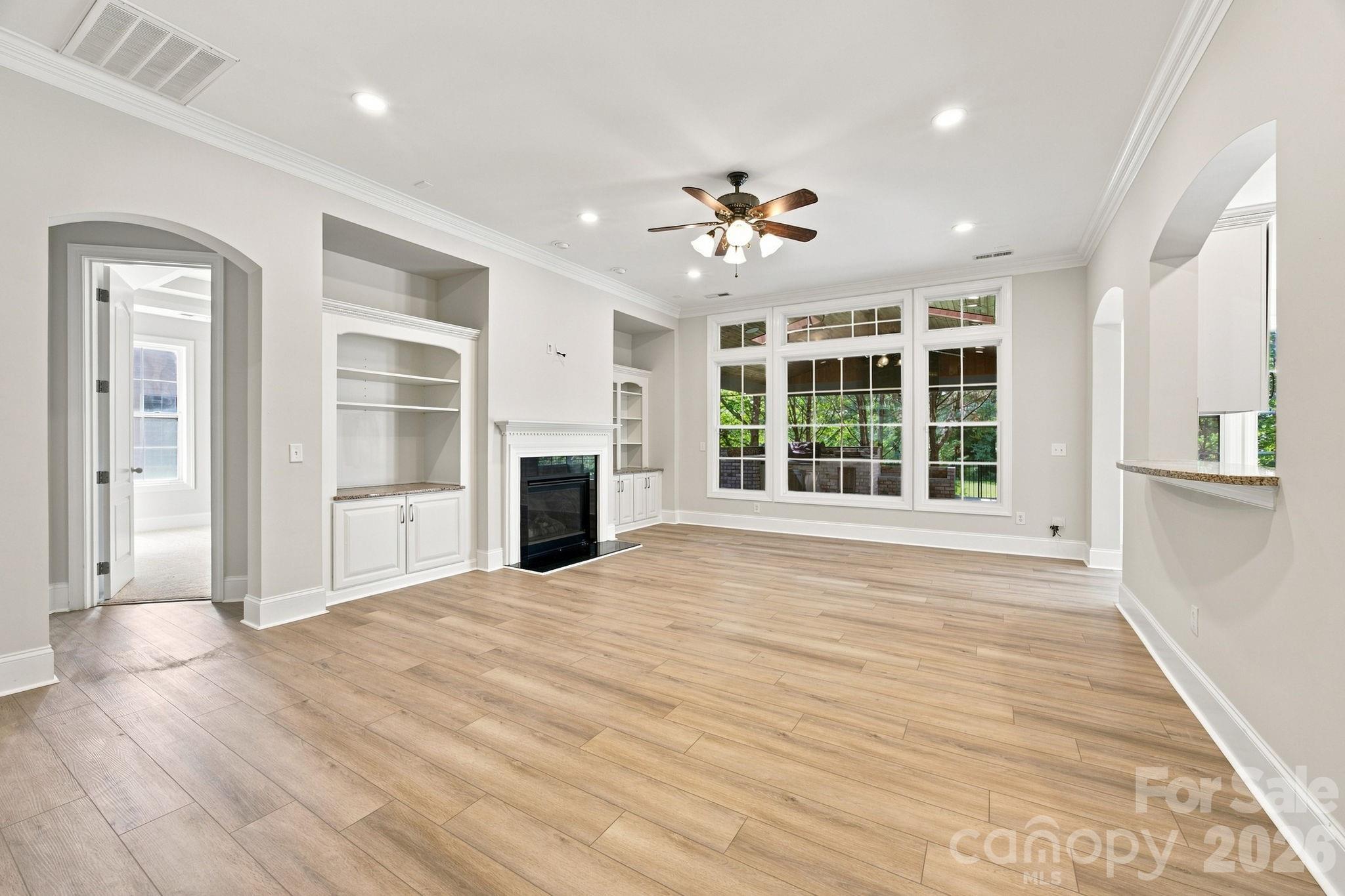 6812 S Creek Road — Charlotte