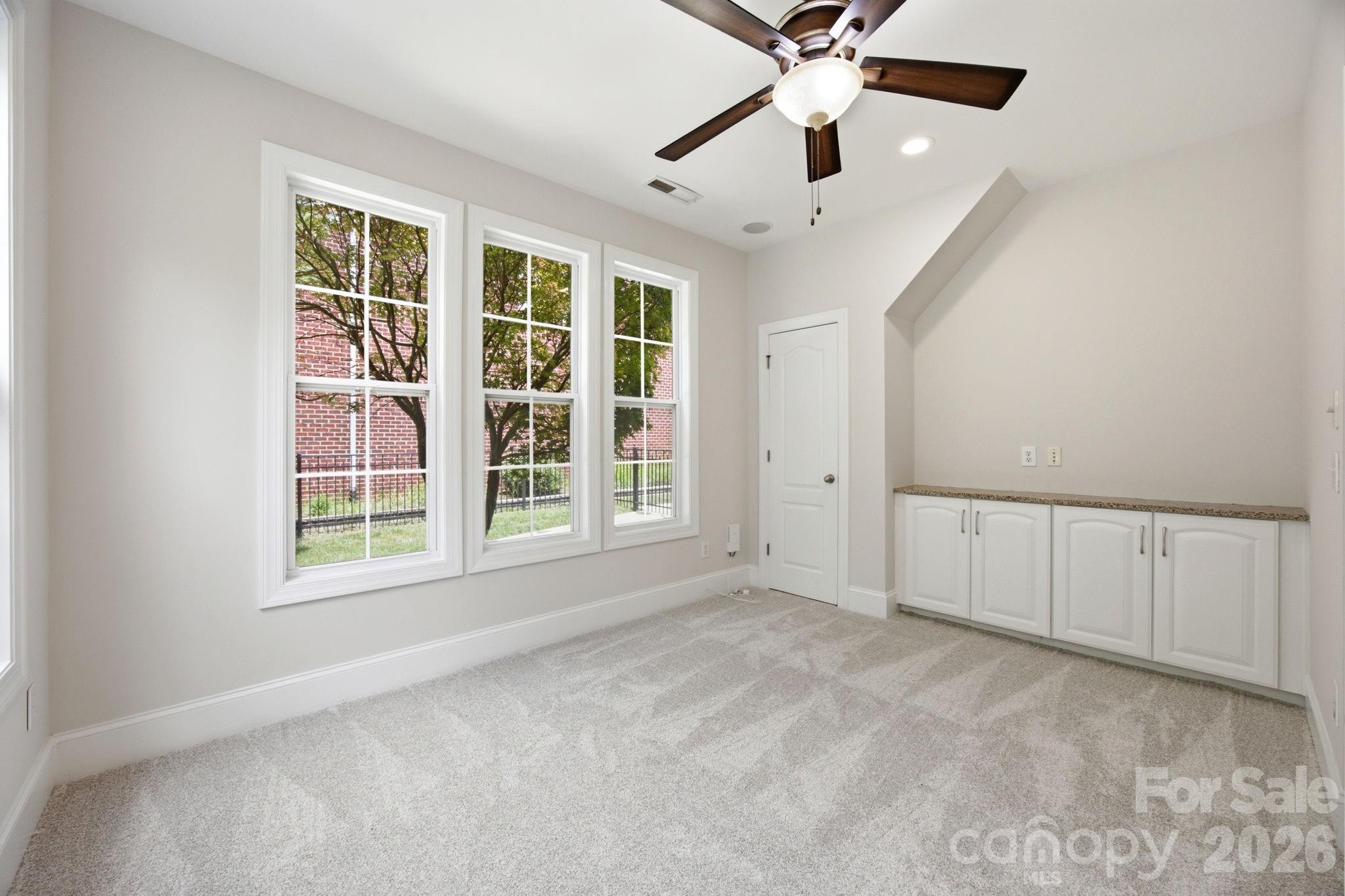 6812 S Creek Road — Charlotte