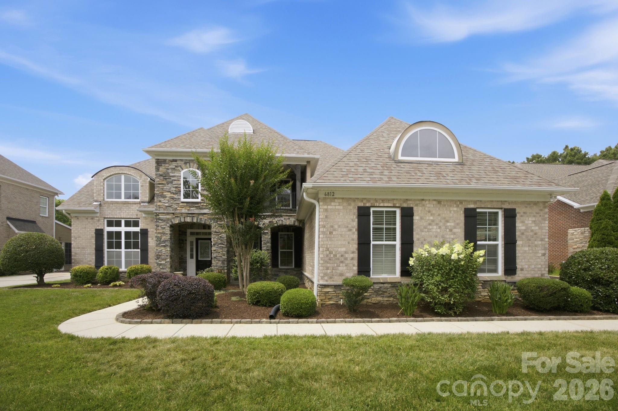 6812 S Creek Road — Charlotte