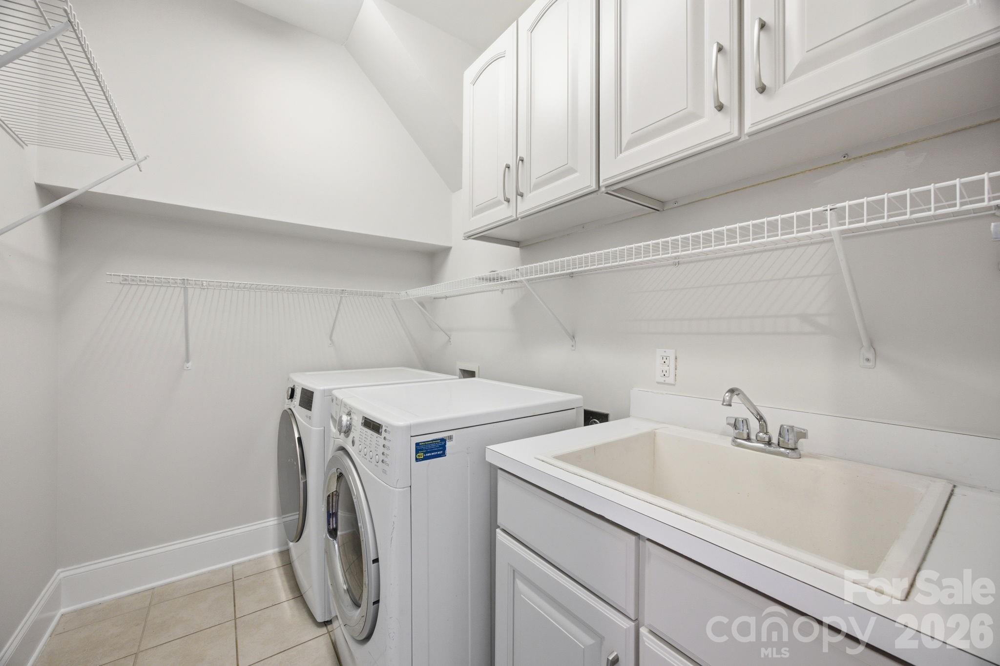 6812 S Creek Road — Charlotte