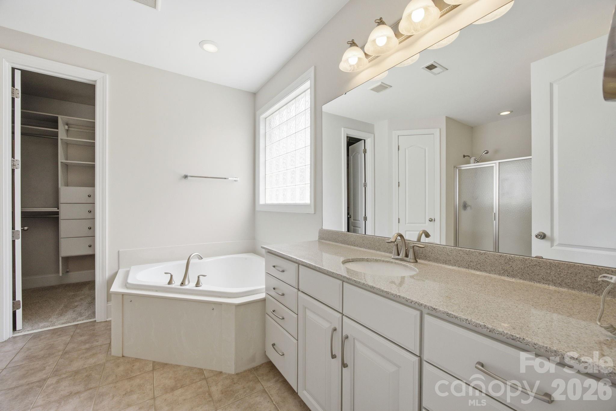 6812 S Creek Road — Charlotte