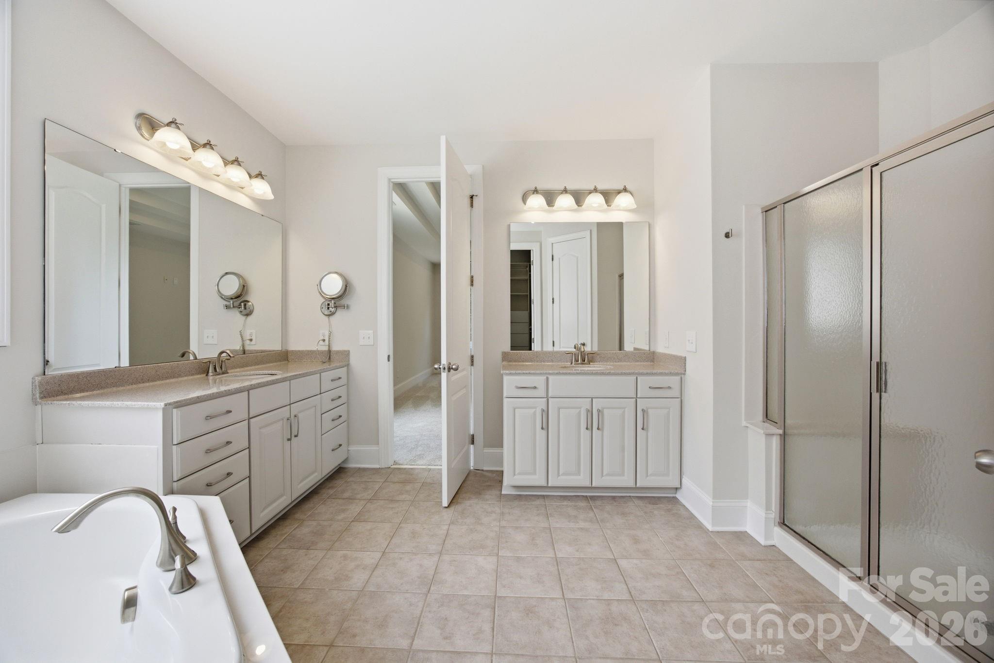 6812 S Creek Road — Charlotte