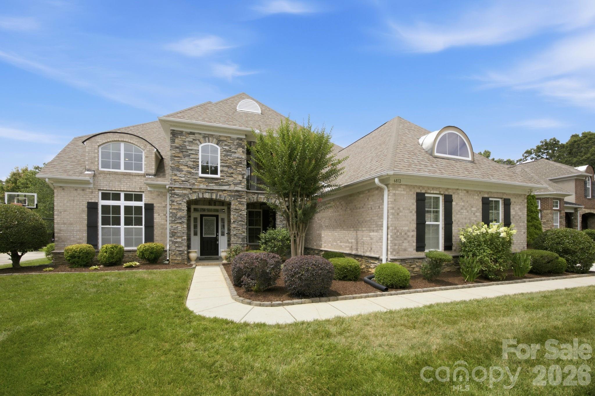6812 S Creek Road — Charlotte