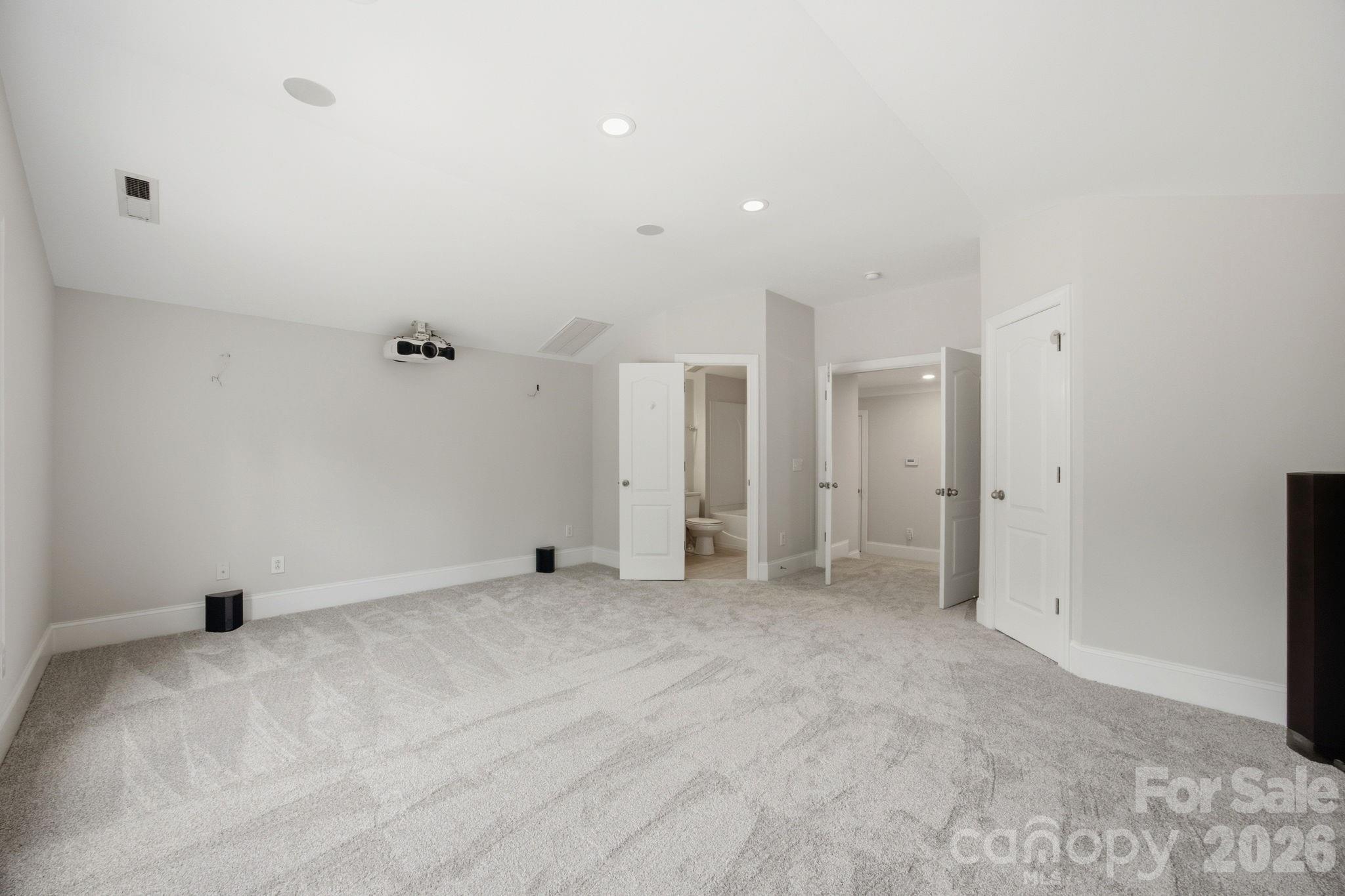 6812 S Creek Road — Charlotte