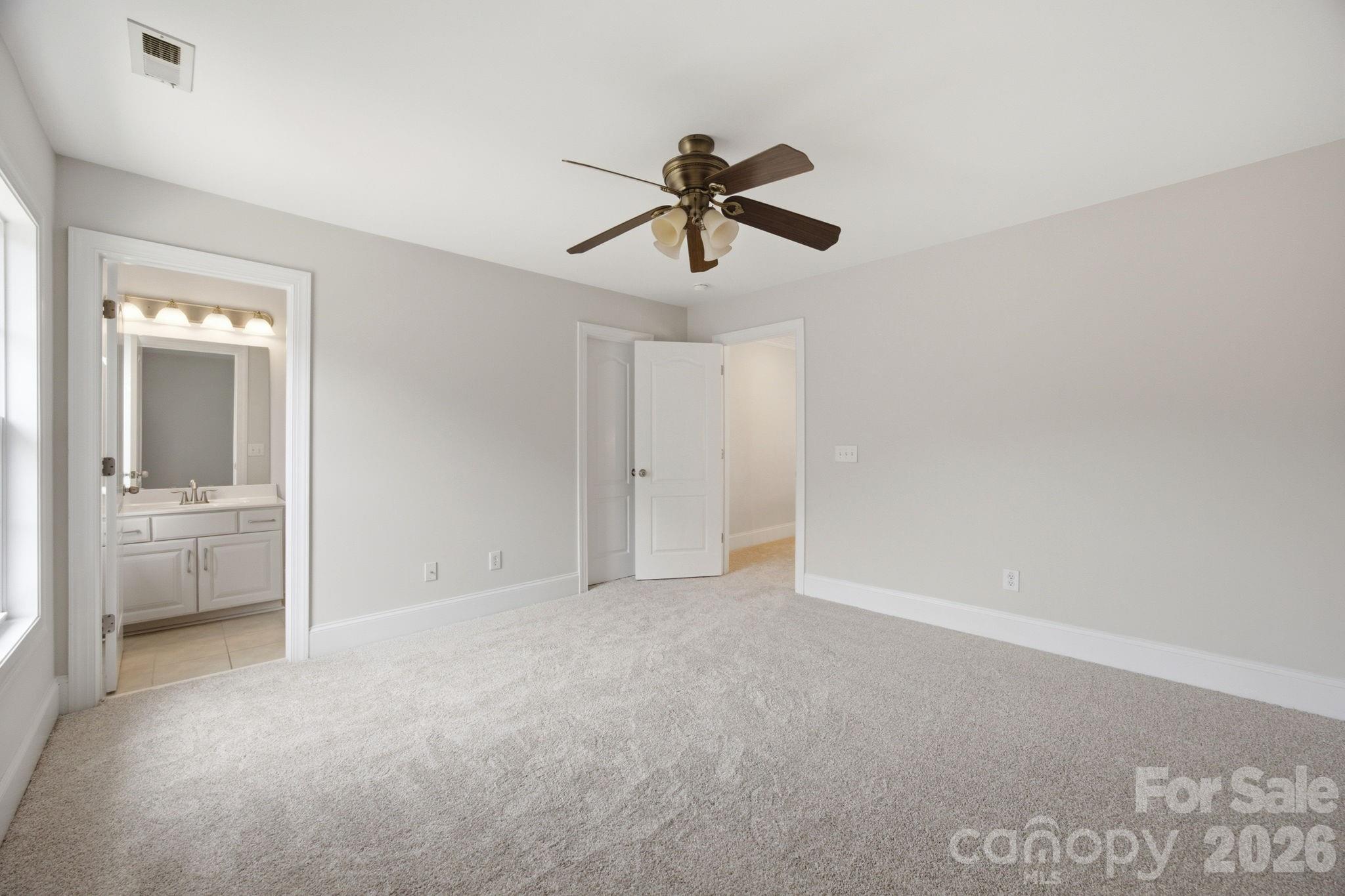 6812 S Creek Road — Charlotte
