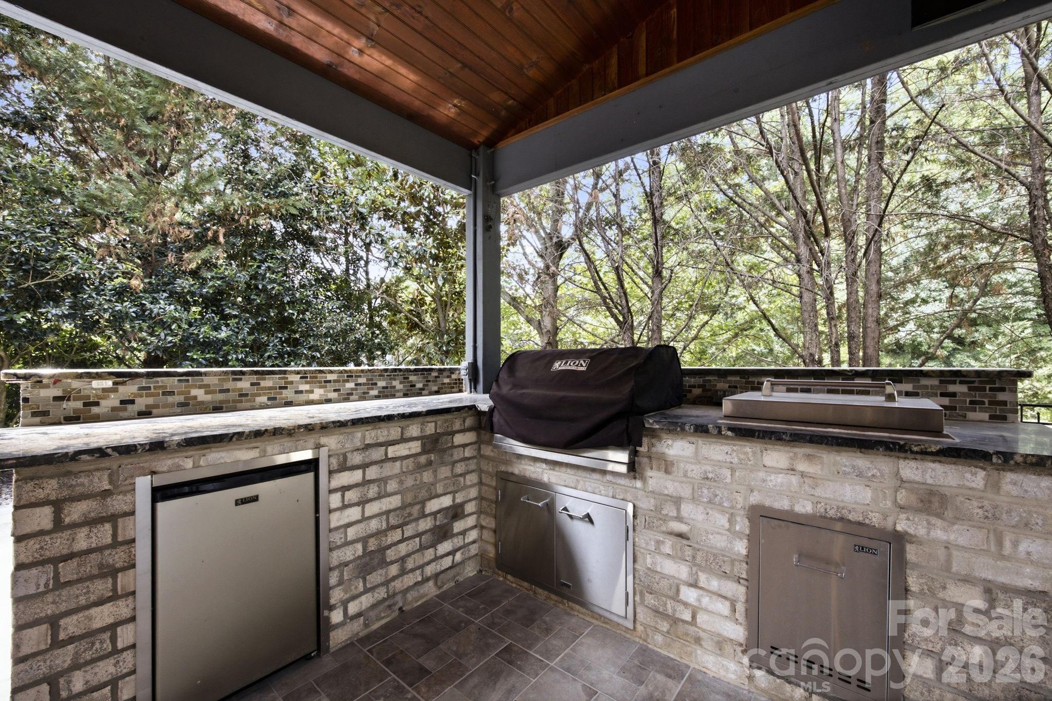 6812 S Creek Road — Charlotte