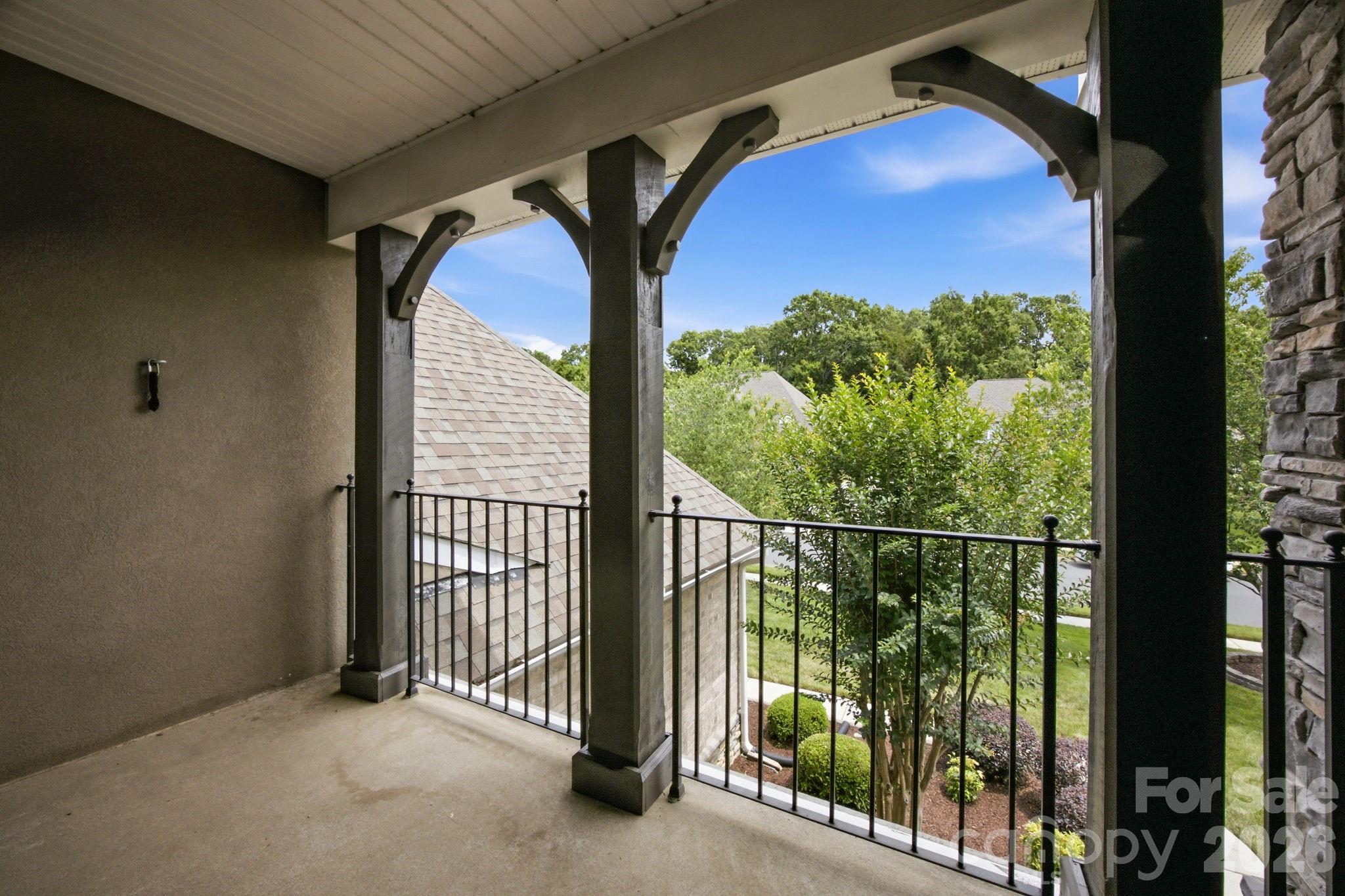 6812 S Creek Road — Charlotte