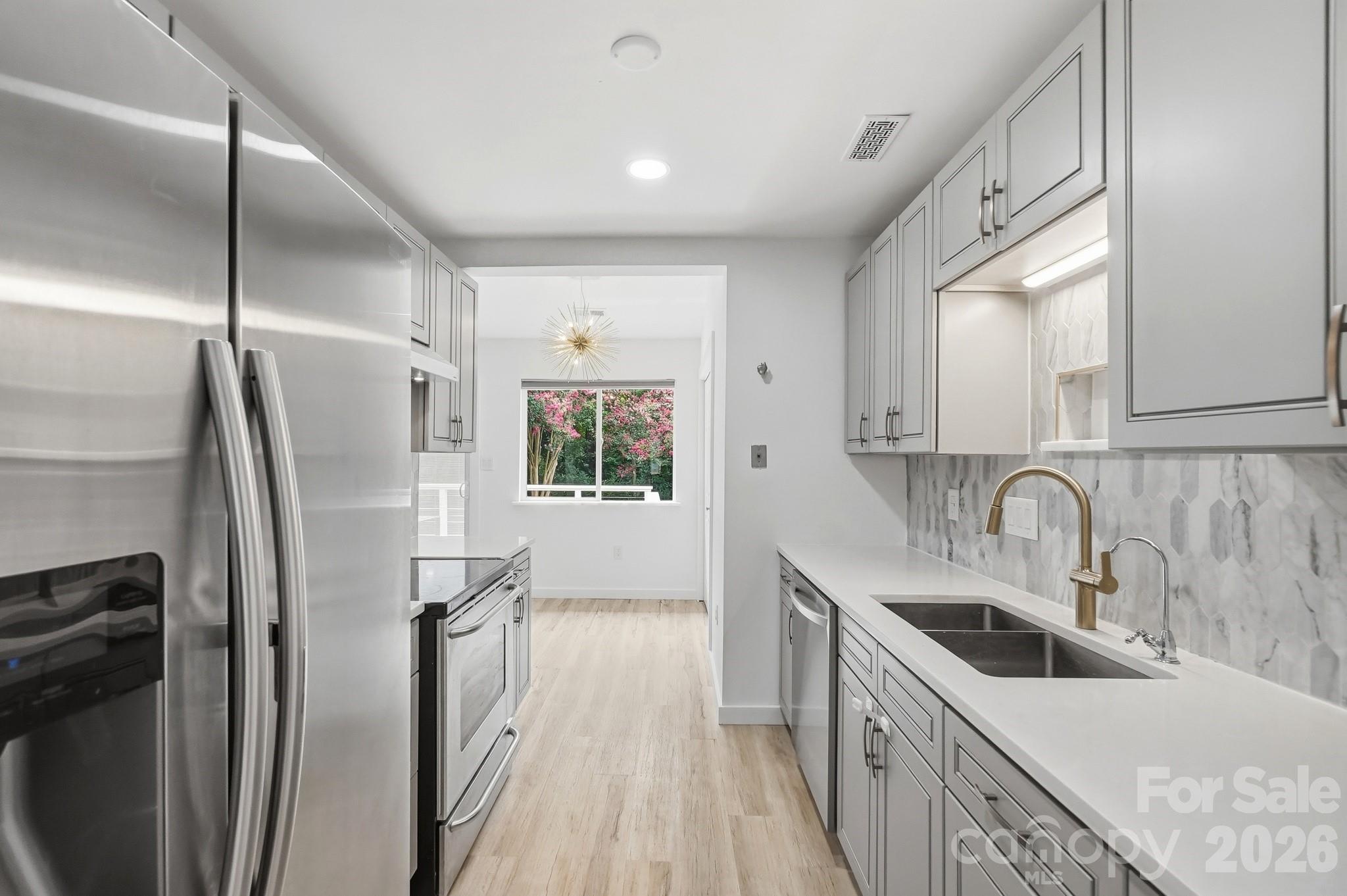 8122 Sherington Way — Charlotte