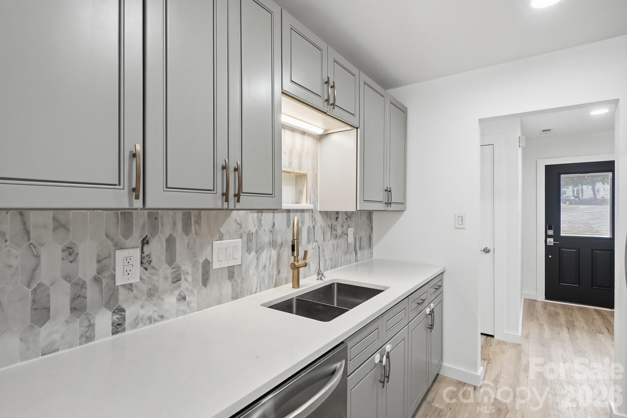 8122 Sherington Way — Charlotte