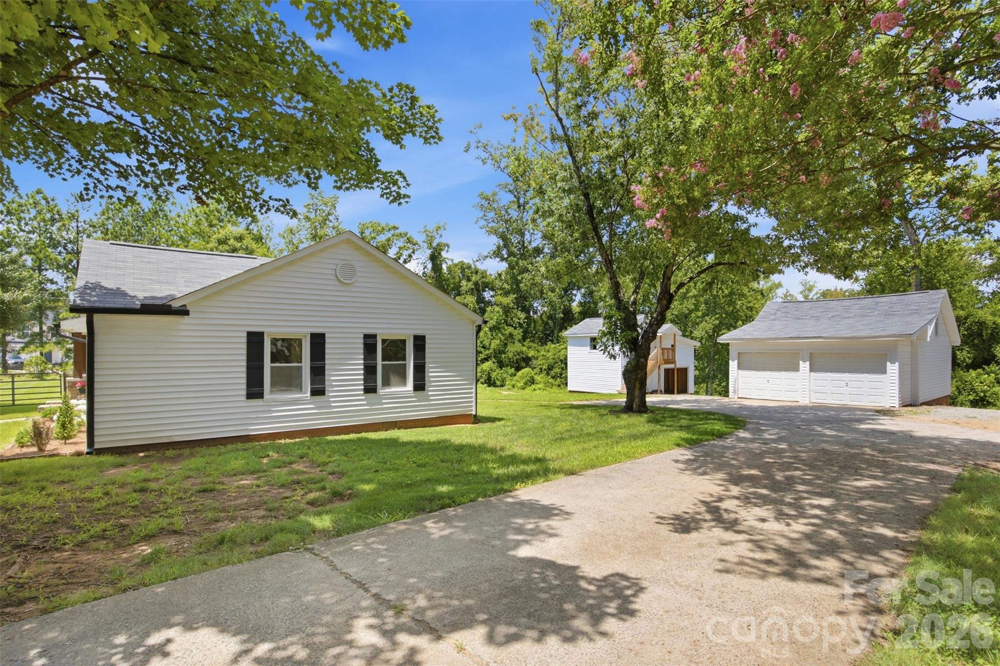 10814 Moores Chapel Road — Charlotte