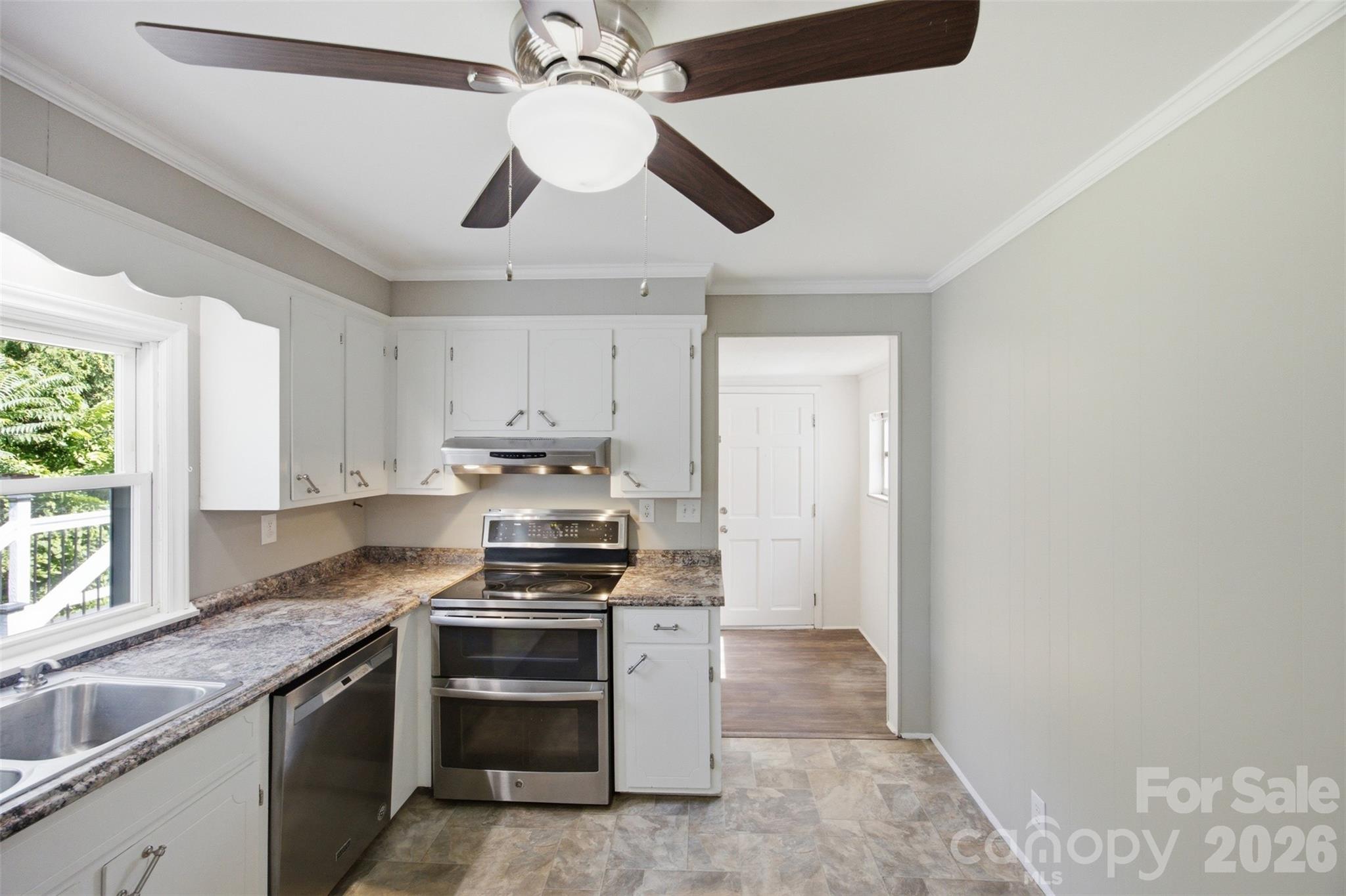 10814 Moores Chapel Road — Charlotte