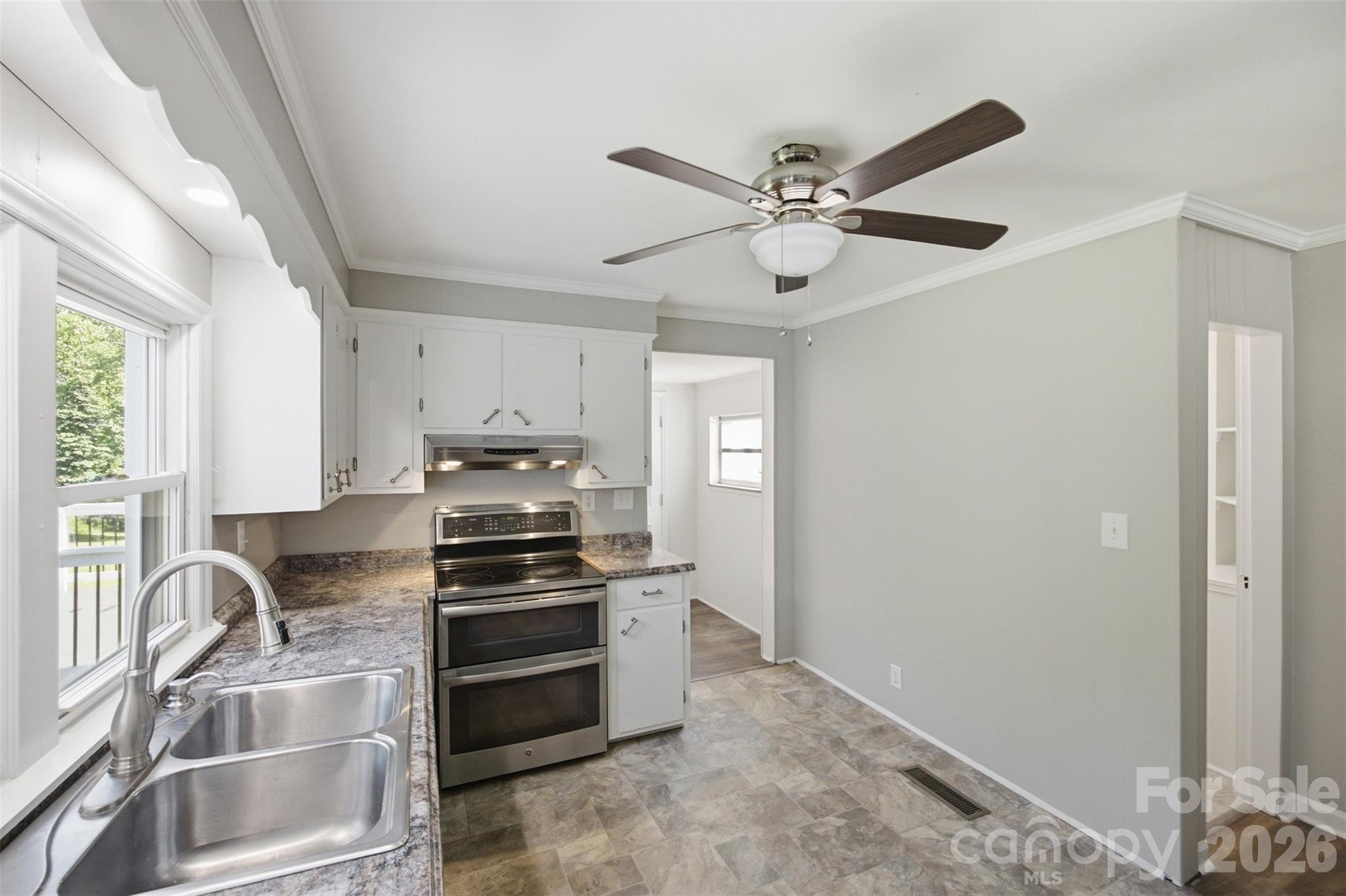 10814 Moores Chapel Road — Charlotte