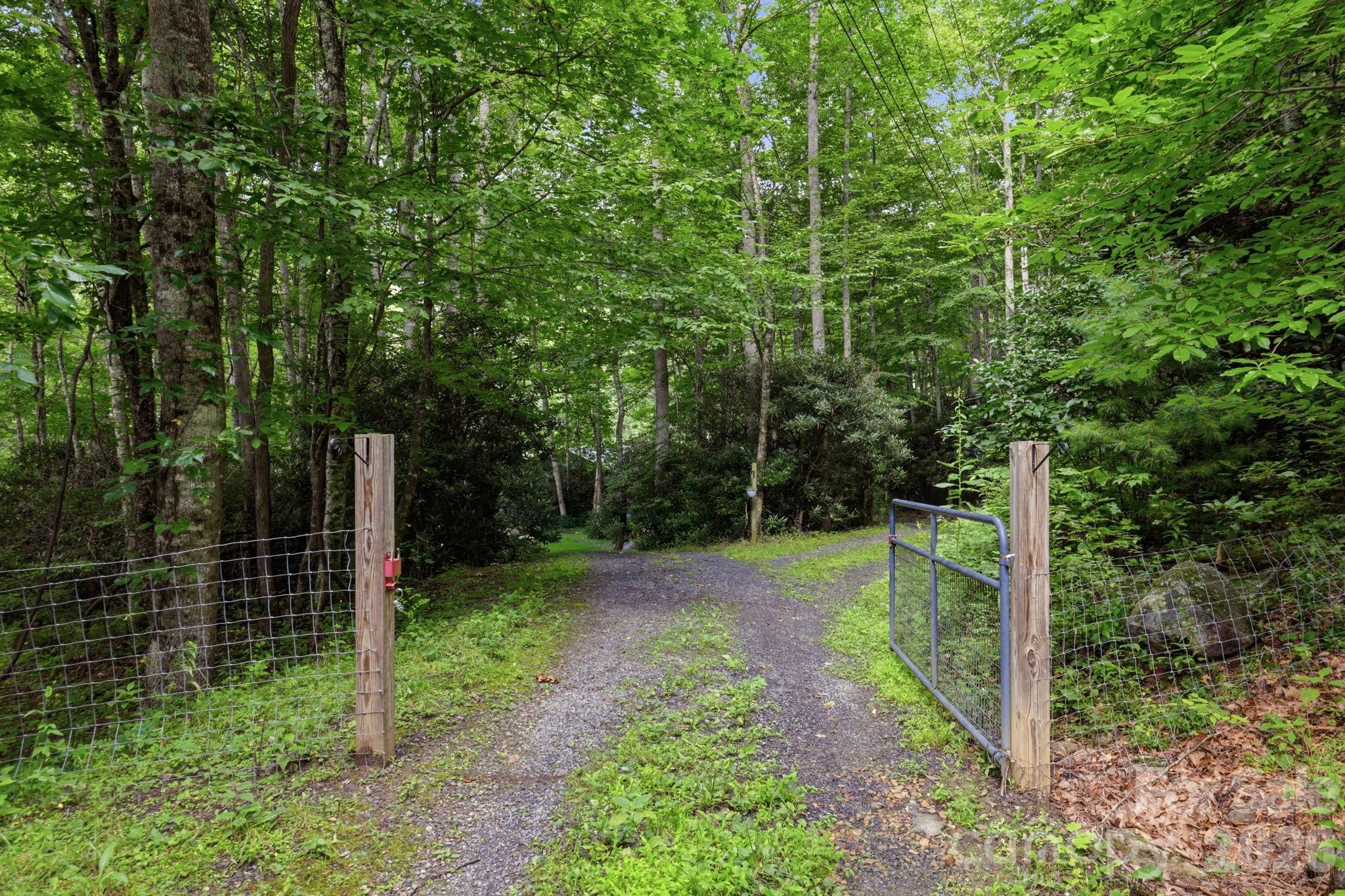 4035 Bald Creek Road — Clyde